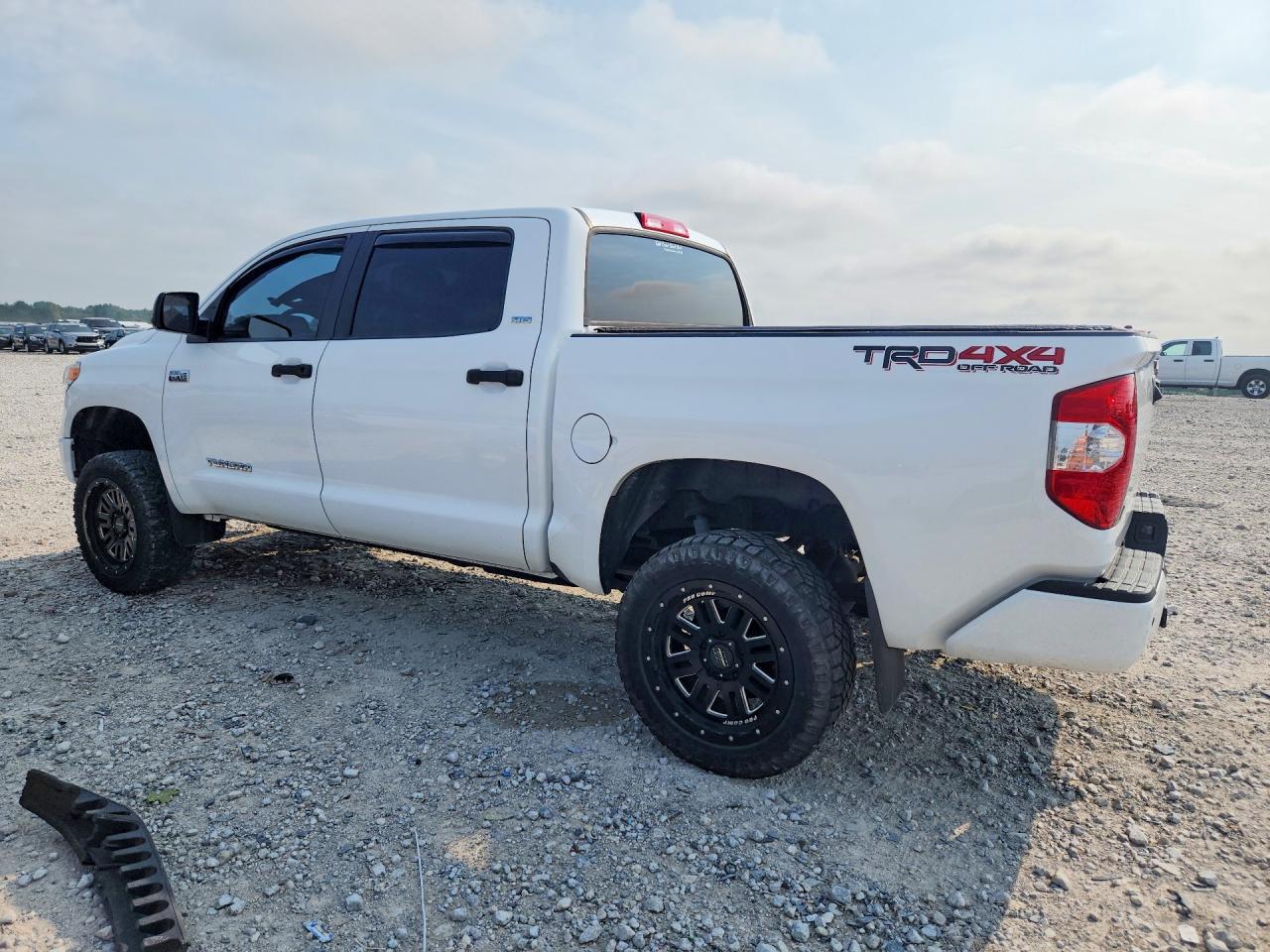 2017 Toyota Tundra Sr5 White vin: 5TFDY5F17HX637381