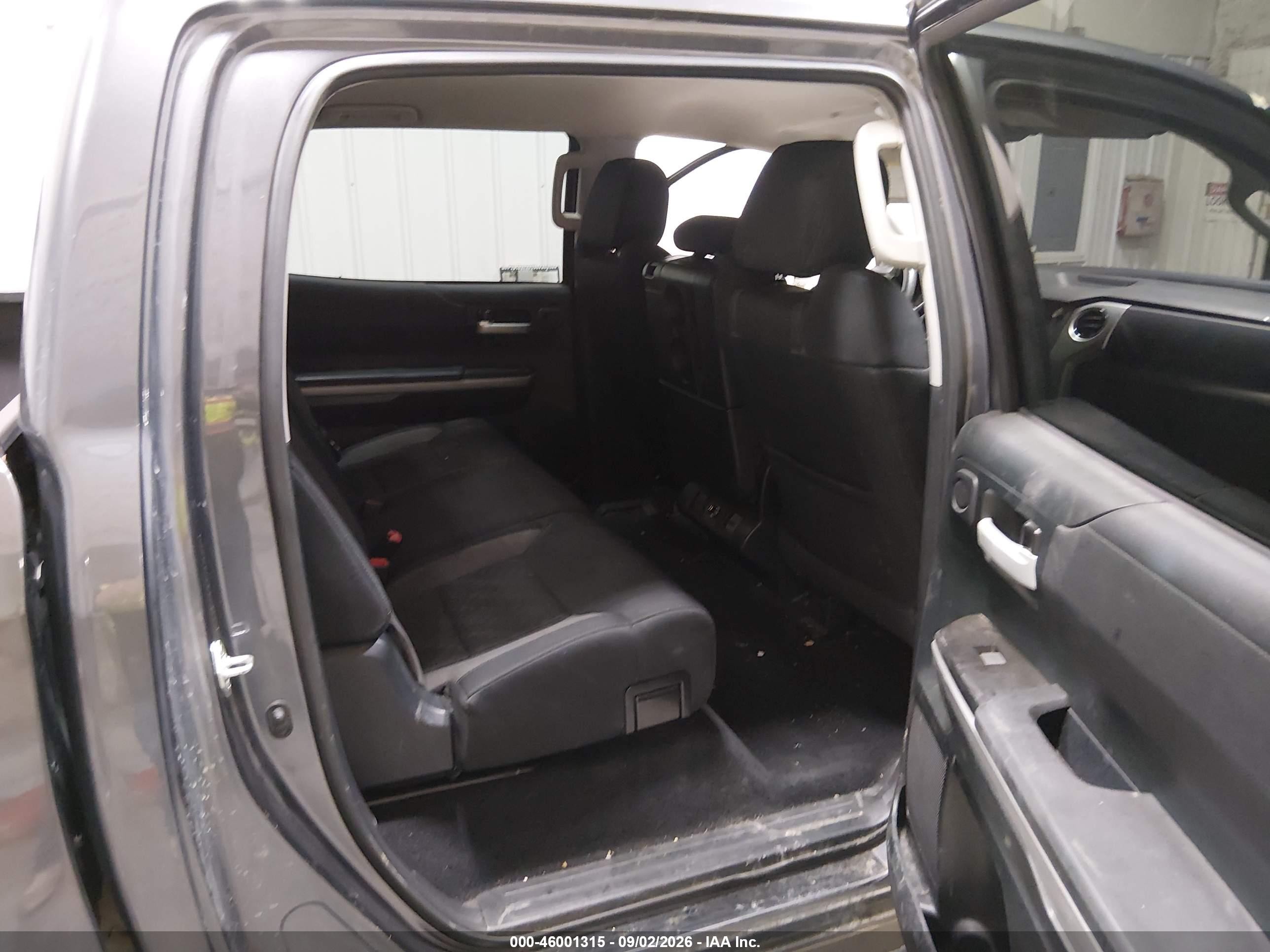 2017 Toyota Tundra Sr5 5.7l V8 Gray vin: 5TFDY5F17HX676438
