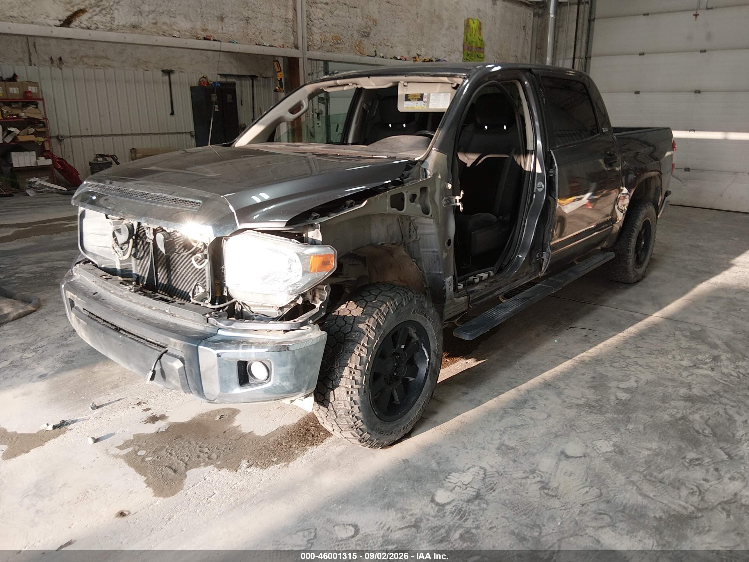 2017 Toyota Tundra Sr5 5.7l V8 Gray vin: 5TFDY5F17HX676438