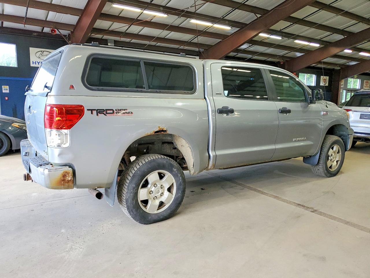 2011 Toyota Tundra Crewmax Sr5 Silver vin: 5TFDY5F18BX187120