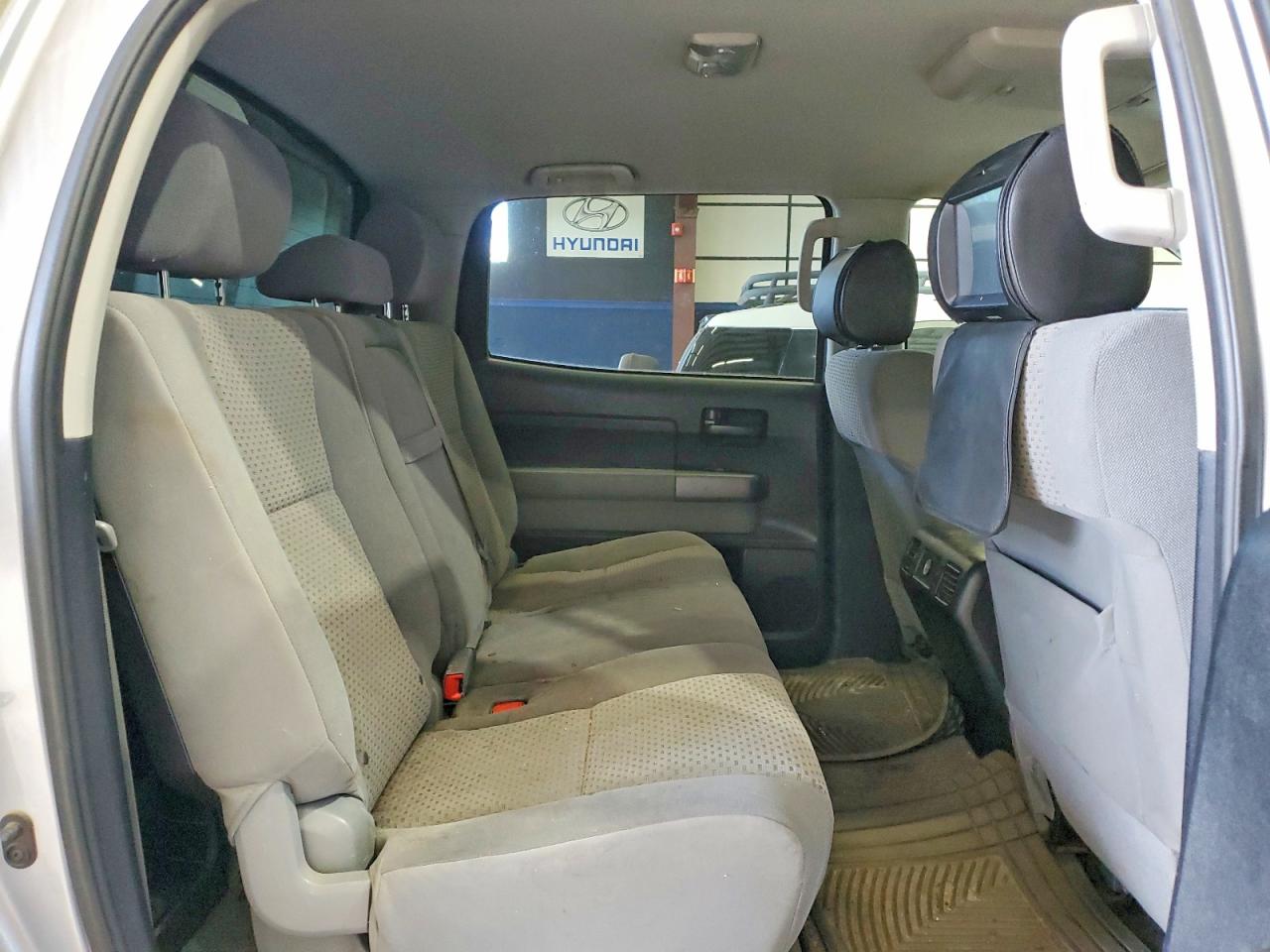 2011 Toyota Tundra Crewmax Sr5 Silver vin: 5TFDY5F18BX187120