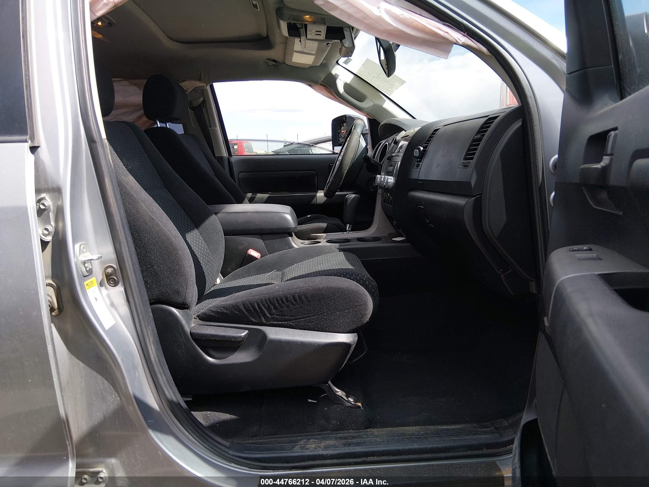 2010 Toyota Tundra Sr5 5.7l V8 Silver vin: 5TFDY5F19AX140886