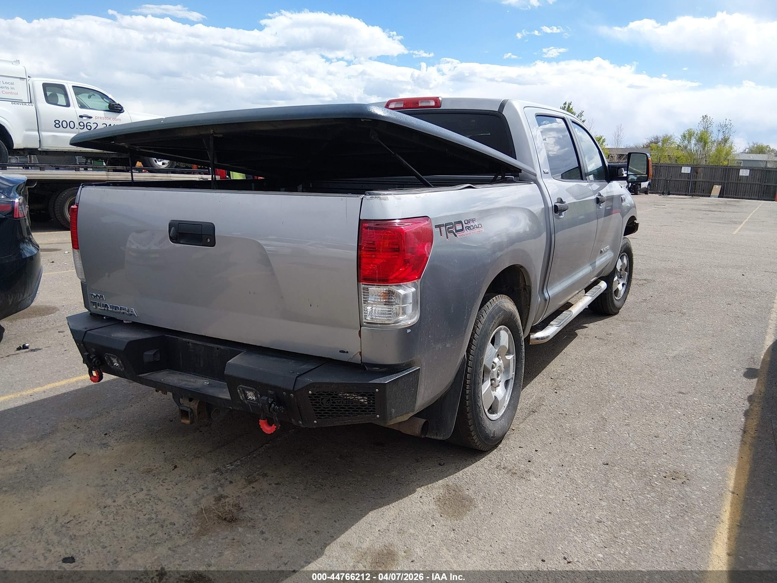 2010 Toyota Tundra Sr5 5.7l V8 Silver vin: 5TFDY5F19AX140886