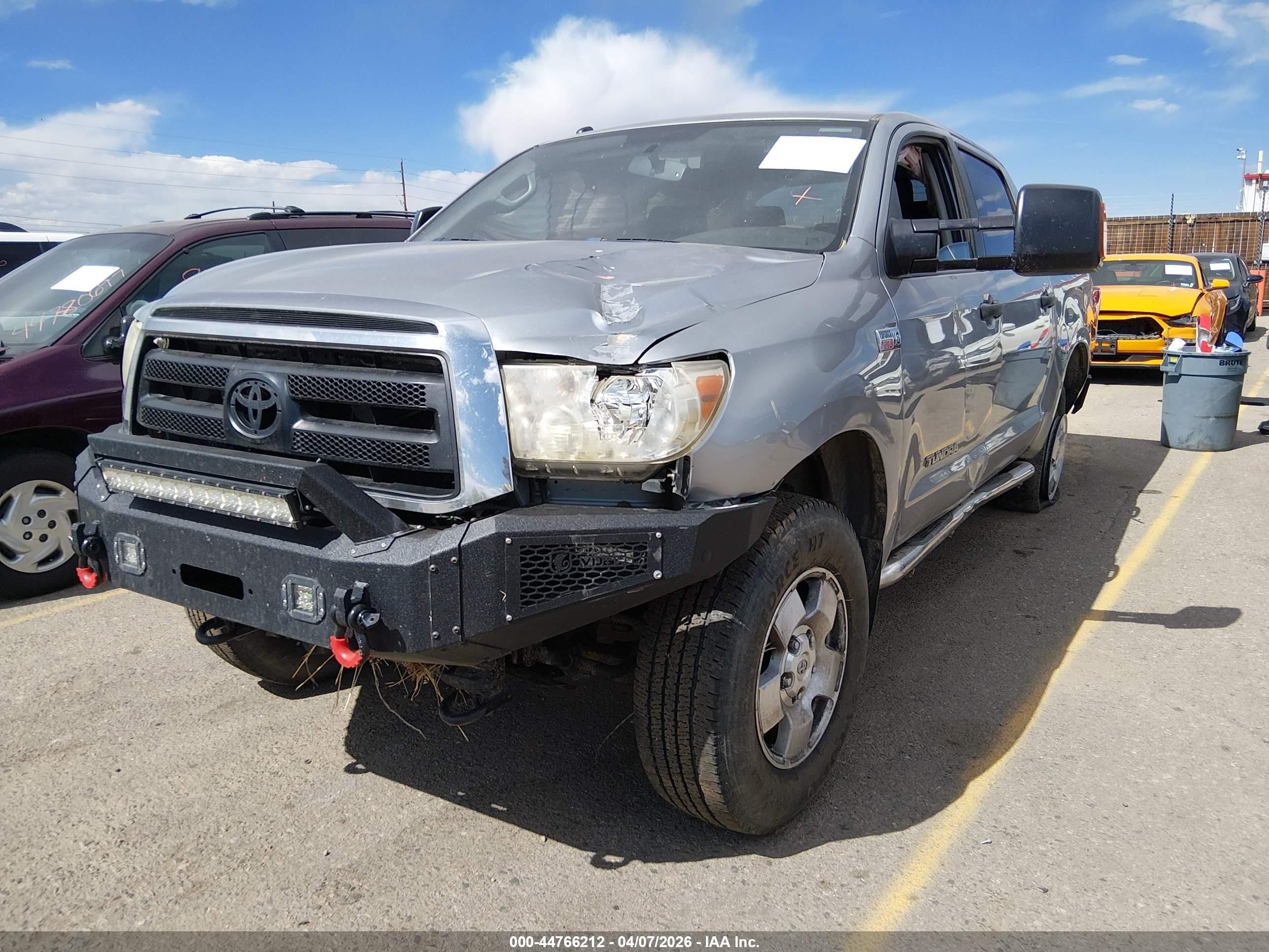 2010 Toyota Tundra Sr5 5.7l V8 Silver vin: 5TFDY5F19AX140886