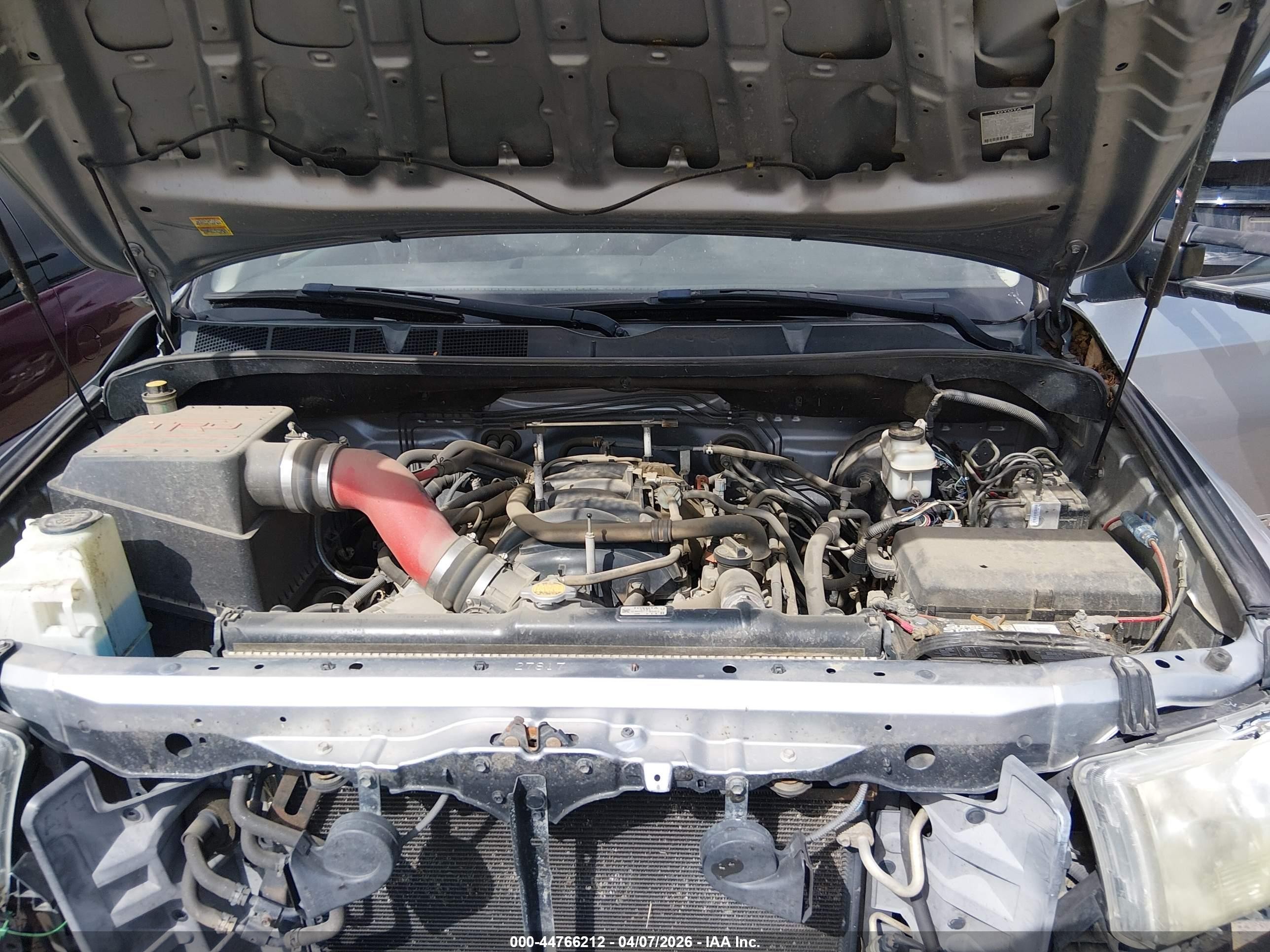 2010 Toyota Tundra Sr5 5.7l V8 Silver vin: 5TFDY5F19AX140886