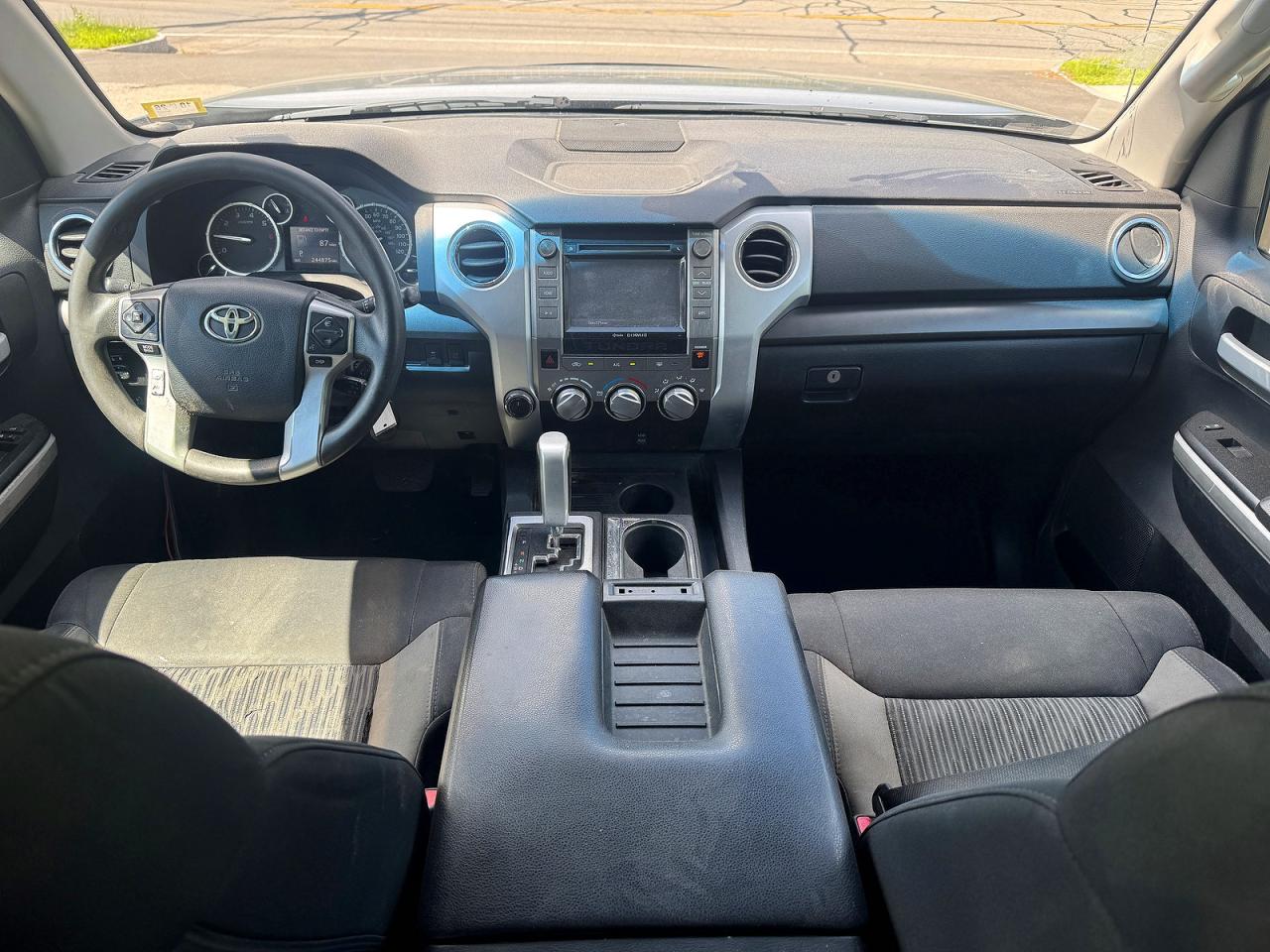 2014 Toyota Tundra Crewmax Sr5 Silver vin: 5TFDY5F19EX393194