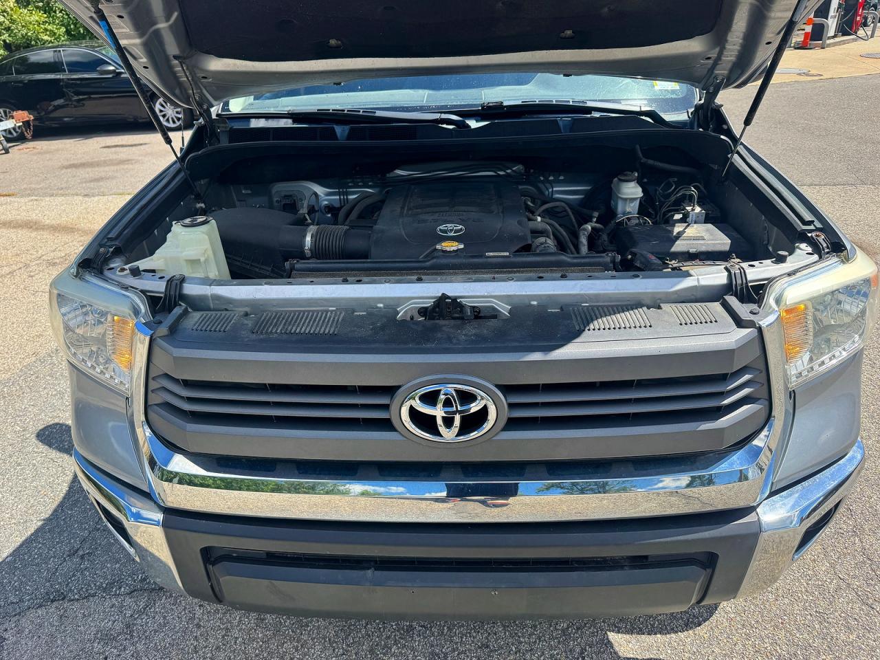 2014 Toyota Tundra Crewmax Sr5 Silver vin: 5TFDY5F19EX393194