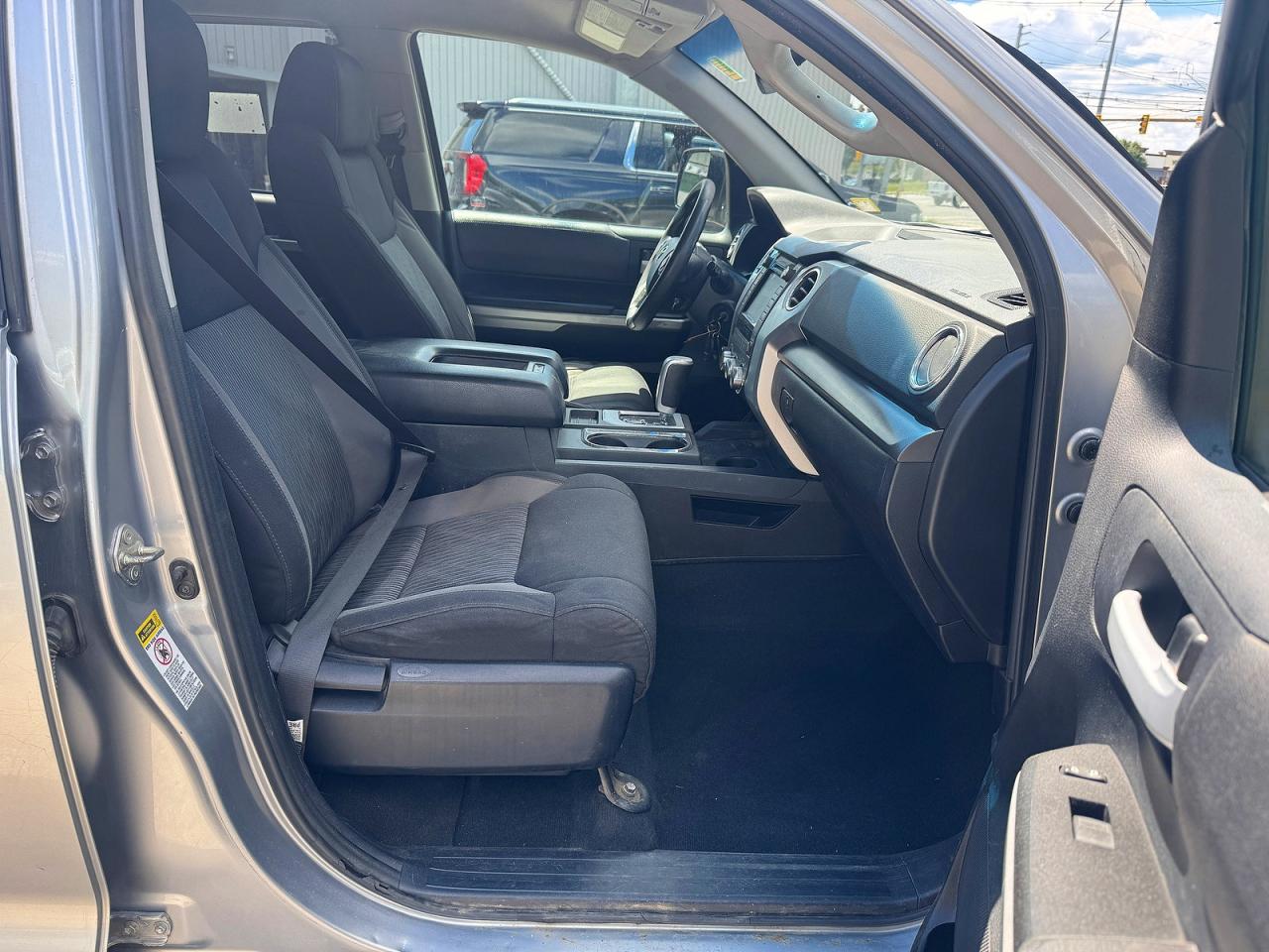 2014 Toyota Tundra Crewmax Sr5 Silver vin: 5TFDY5F19EX393194