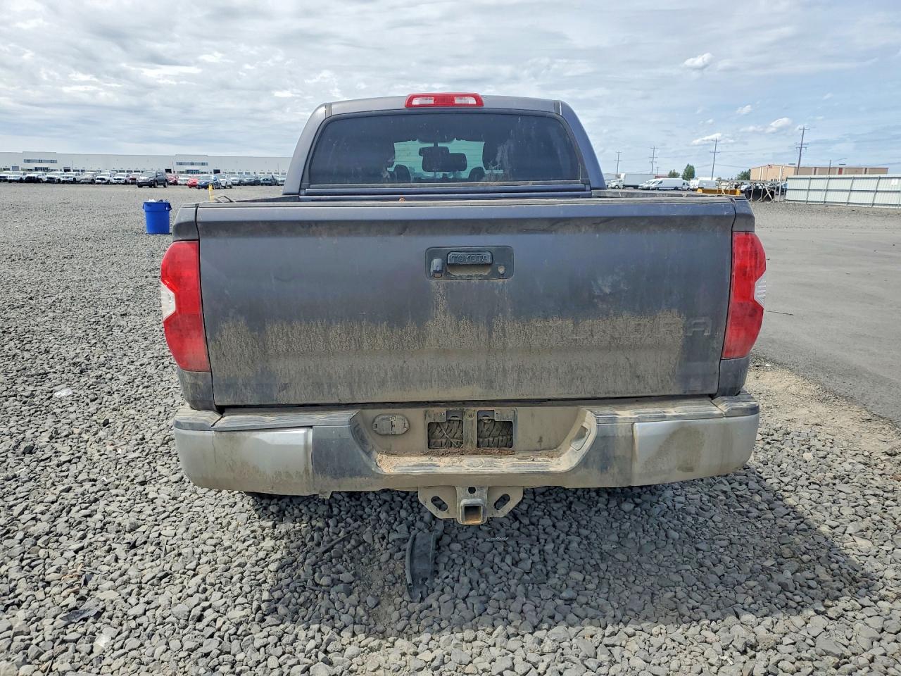 2017 Toyota Tundra Sr5 Gray vin: 5TFDY5F19HX610313