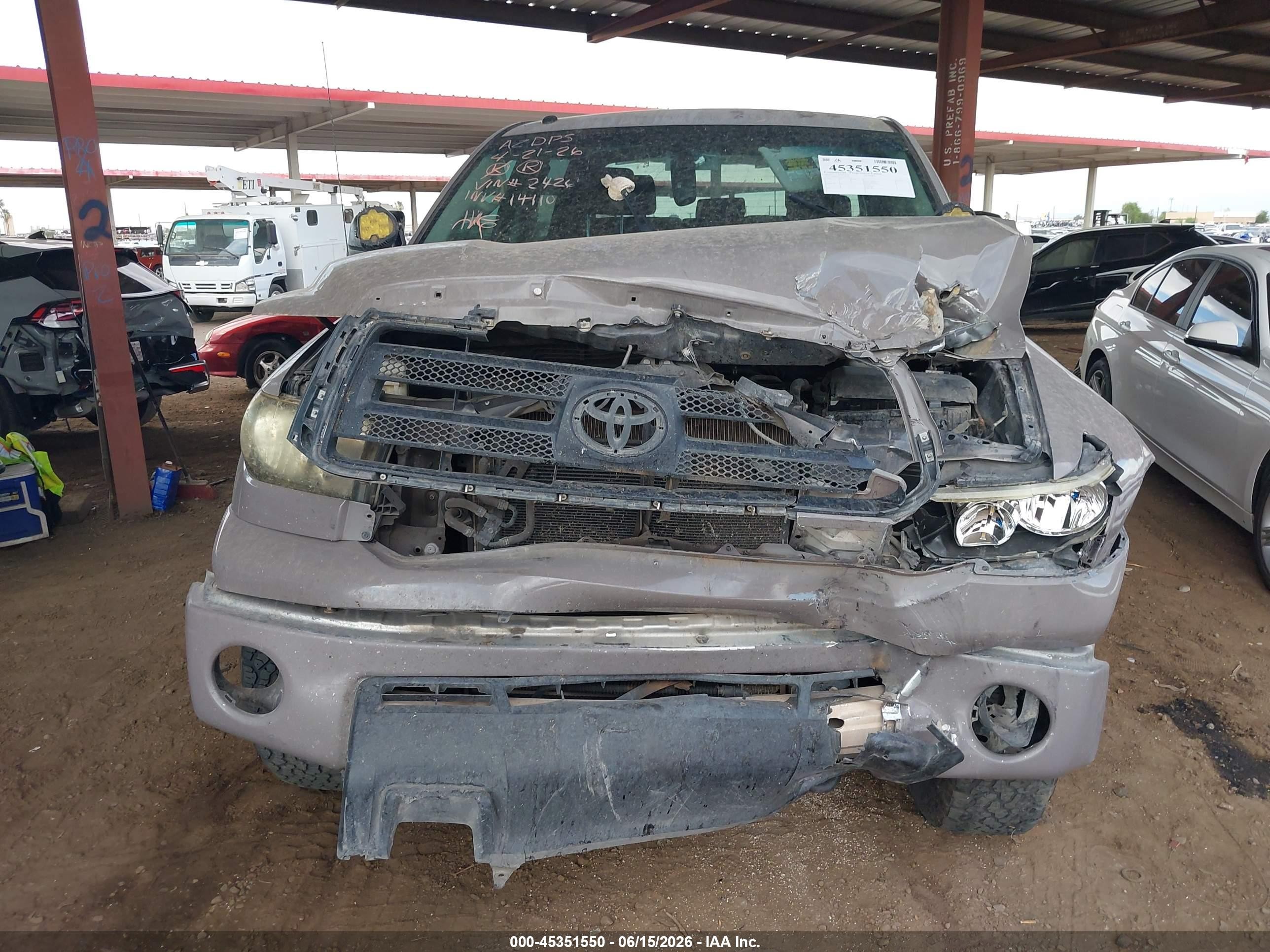 2012 Toyota Tundra Grade 5.7l V8 Серый vin: 5TFDY5F1XCX242426
