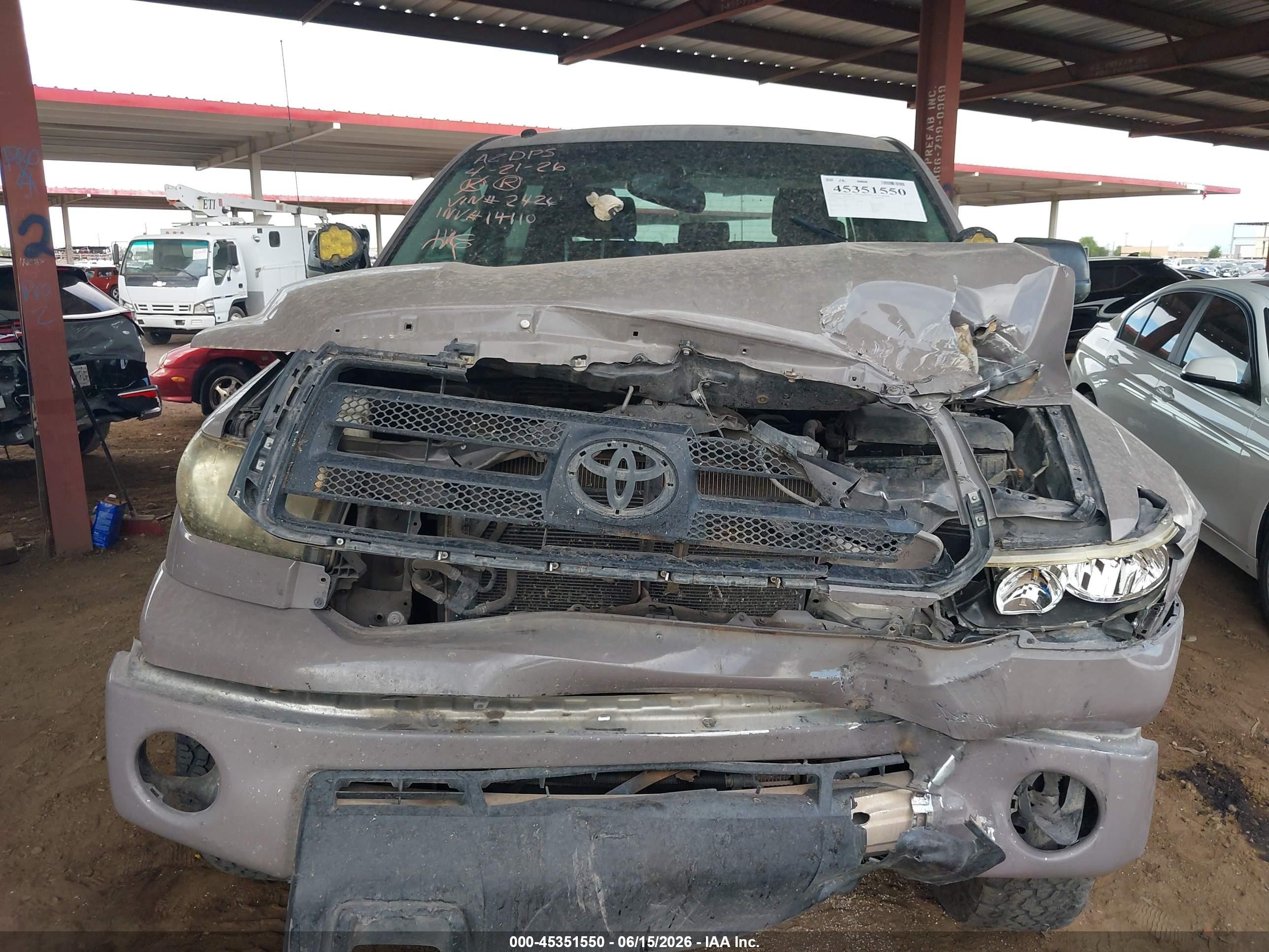 2012 Toyota Tundra Grade 5.7l V8 Серый vin: 5TFDY5F1XCX242426
