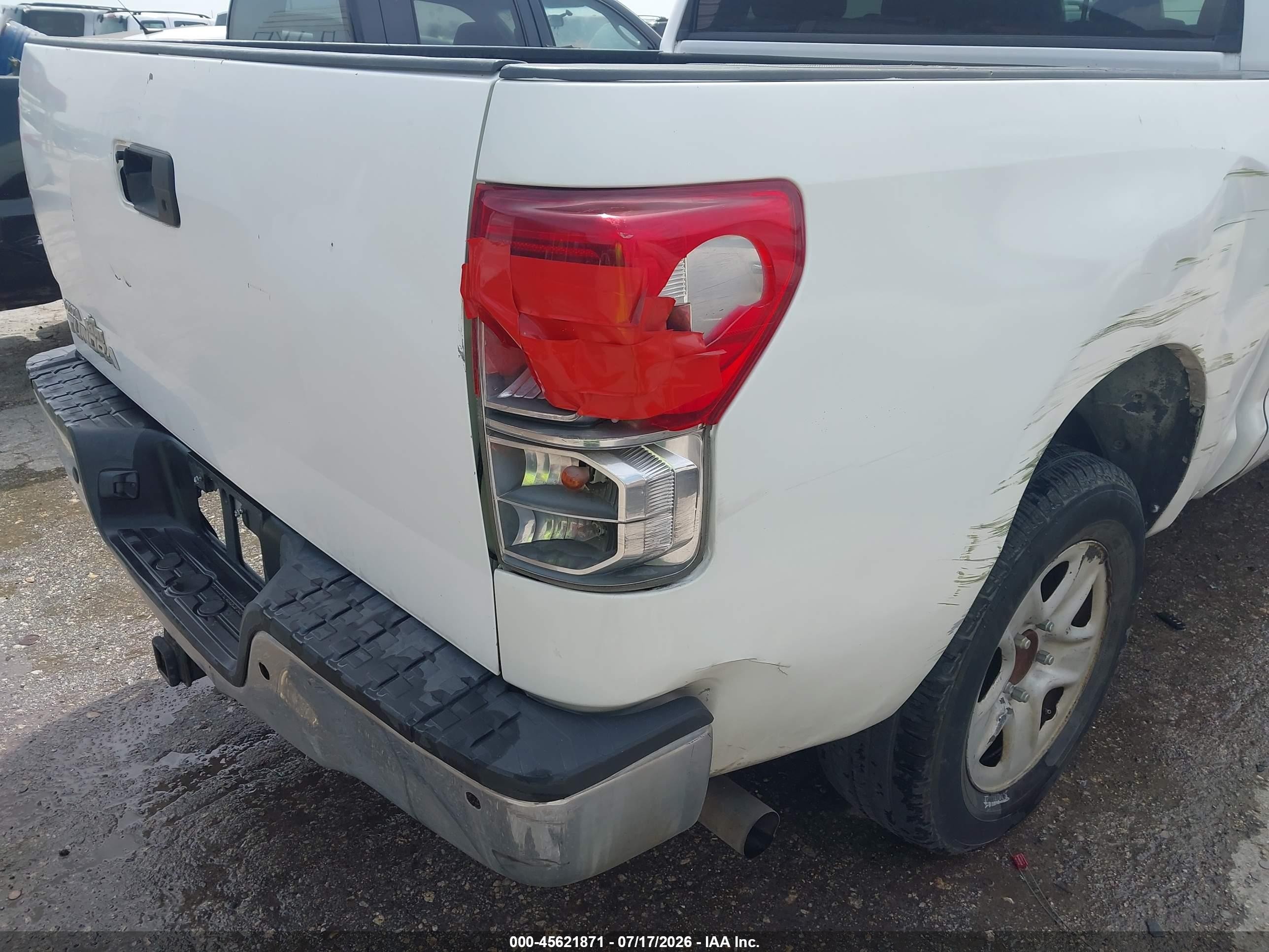 2010 Toyota Tundra Grade 4.6l V8 White vin: 5TFEM5F10AX010575