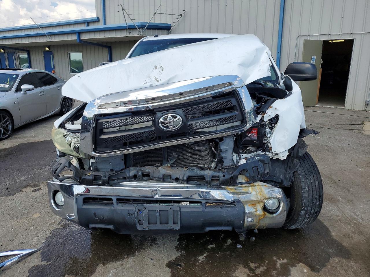 2010 Toyota Tundra Crewmax Sr5 White vin: 5TFEM5F10AX011600