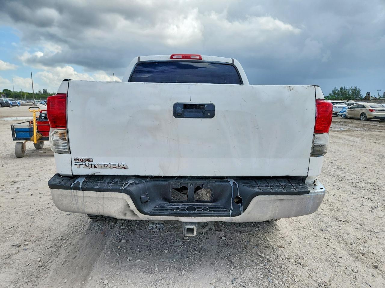 2011 Toyota Tundra Crewmax Sr5 Белый vin: 5TFEM5F10BX034764