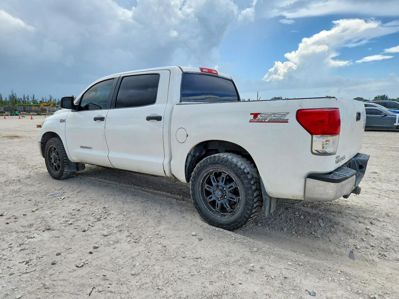 2011 Toyota Tundra Crewmax Sr5 Белый vin: 5TFEM5F10BX034764