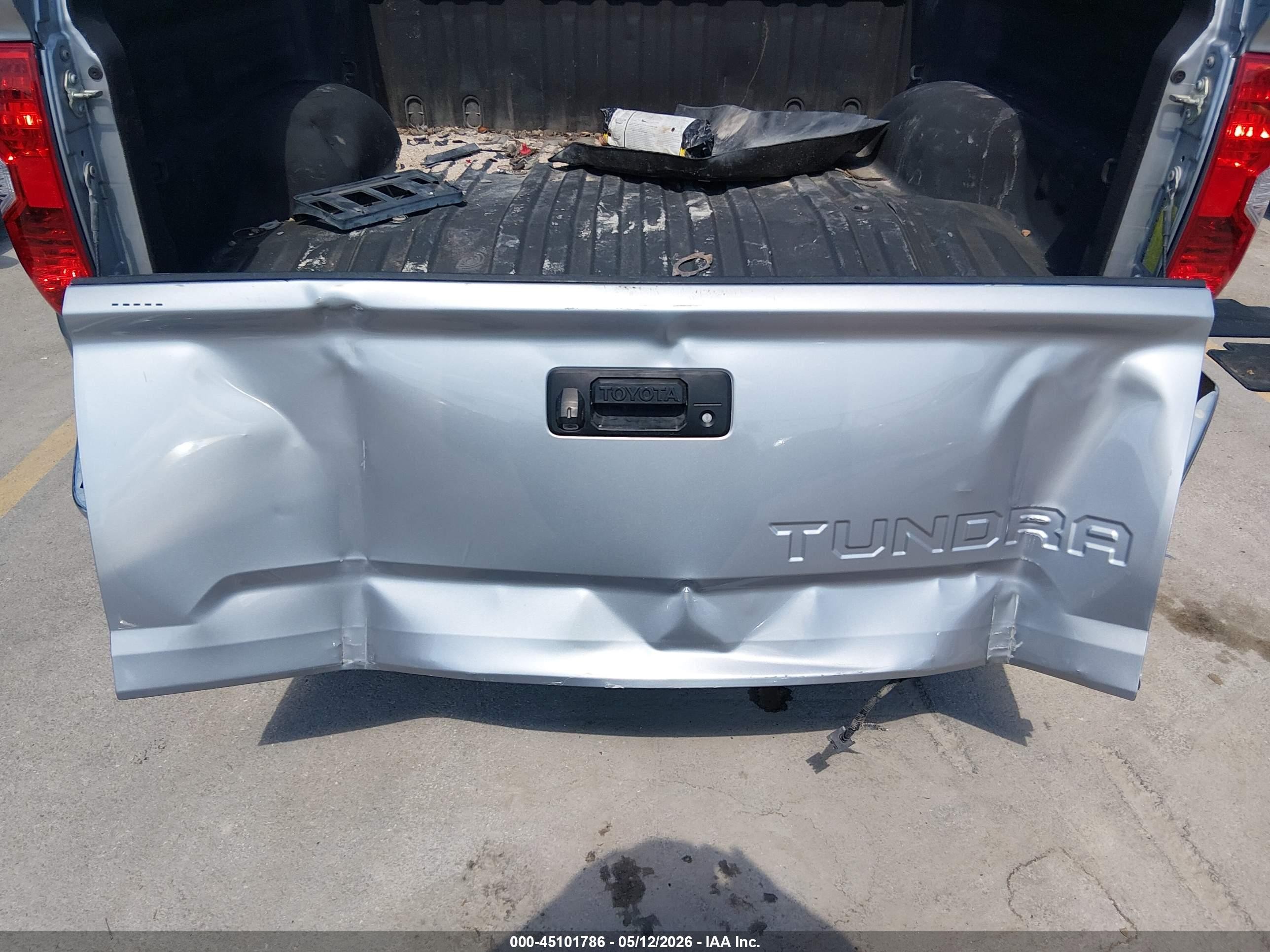 2014 Toyota Tundra Sr5 4.6l V8 Silver vin: 5TFEM5F10EX081667
