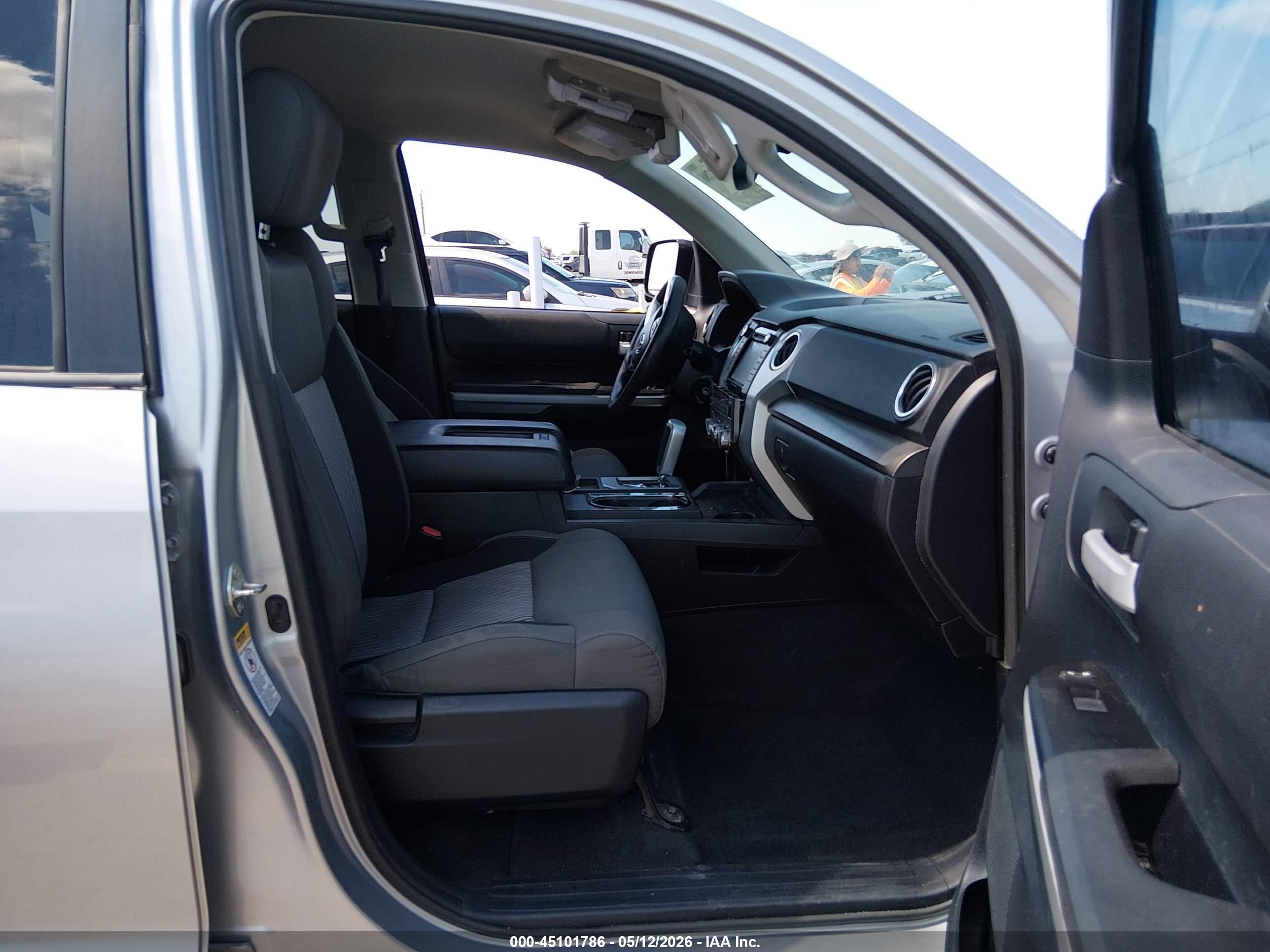 2014 Toyota Tundra Sr5 4.6l V8 Silver vin: 5TFEM5F10EX081667