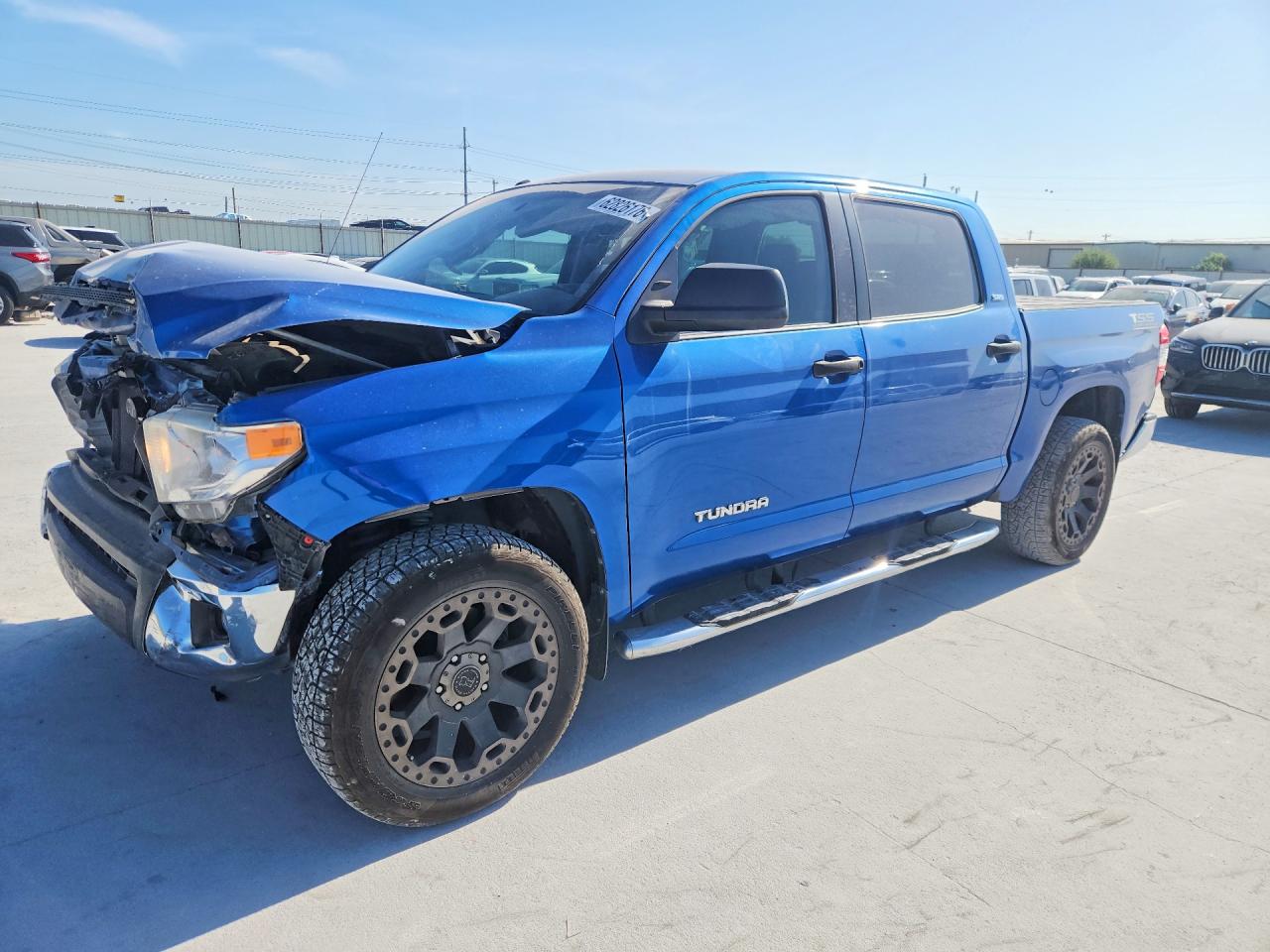 2017 Toyota Tundra Crewmax Sr5 Blue vin: 5TFEM5F10HX112016
