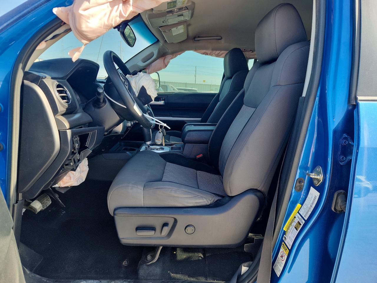 2017 Toyota Tundra Crewmax Sr5 Blue vin: 5TFEM5F10HX112016