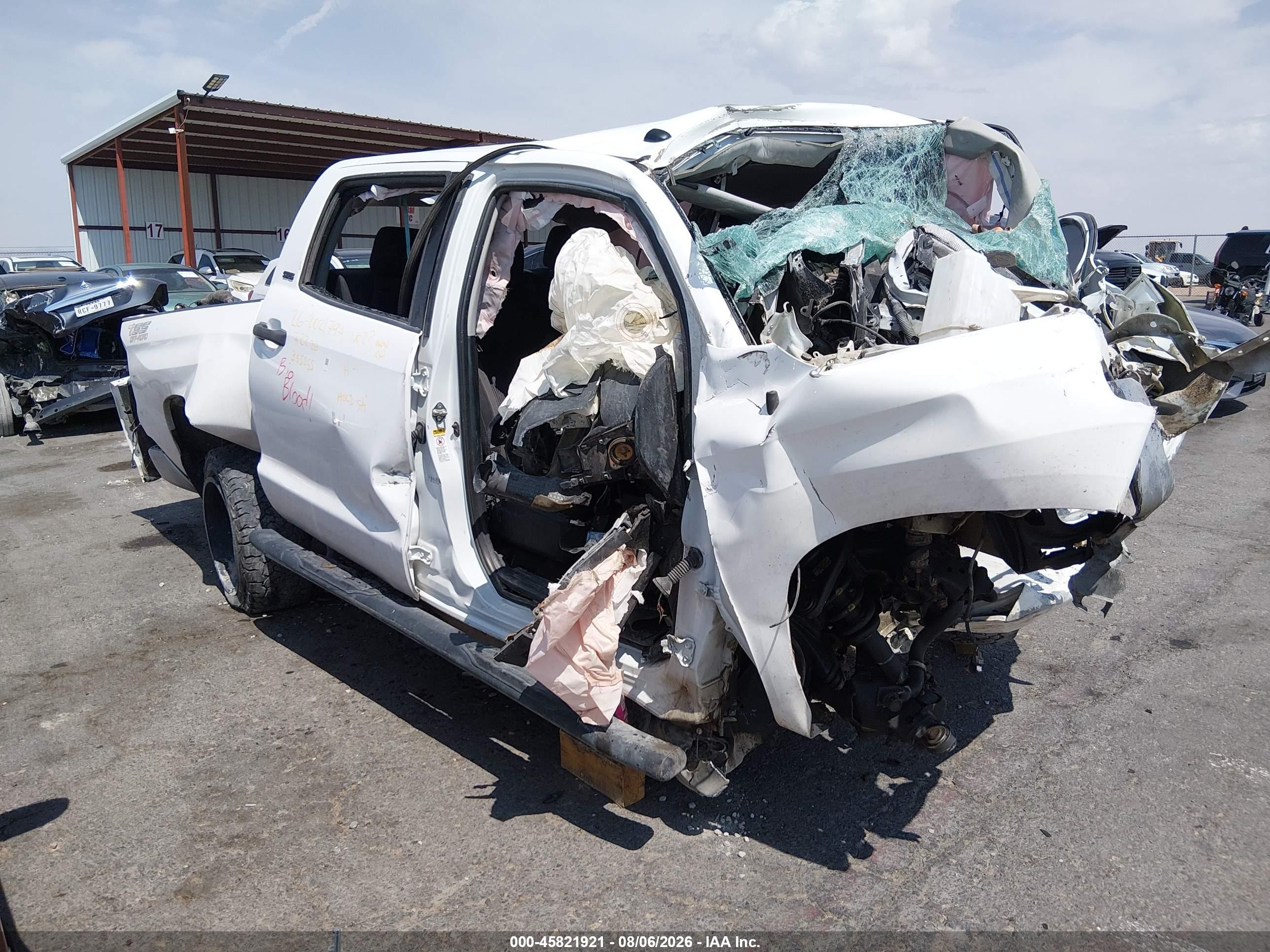 2017 Toyota Tundra Sr5 4.6l V8 Белый vin: 5TFEM5F10HX118141