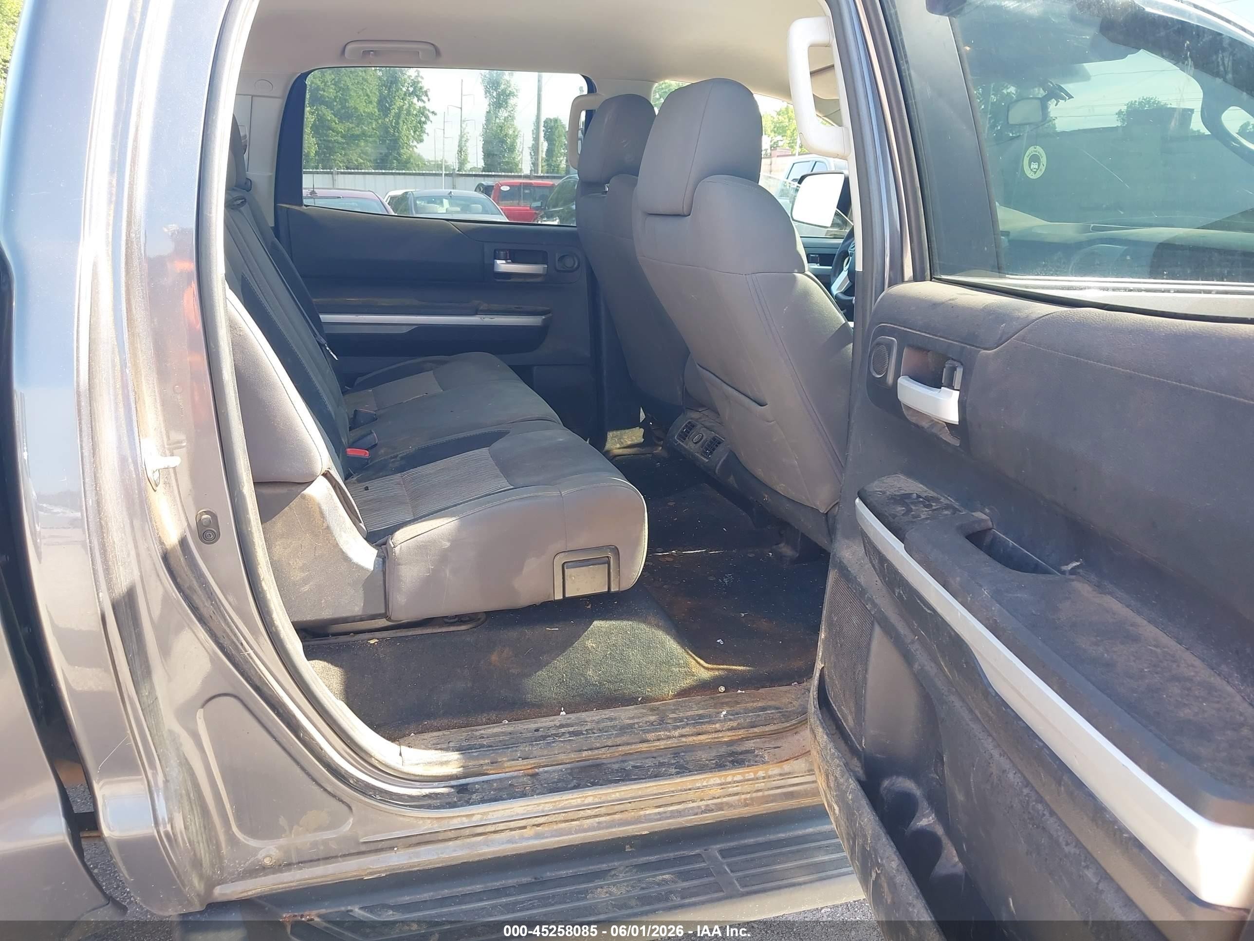 2015 Toyota Tundra Sr5 4.6l V8 Серый vin: 5TFEM5F11FX084031