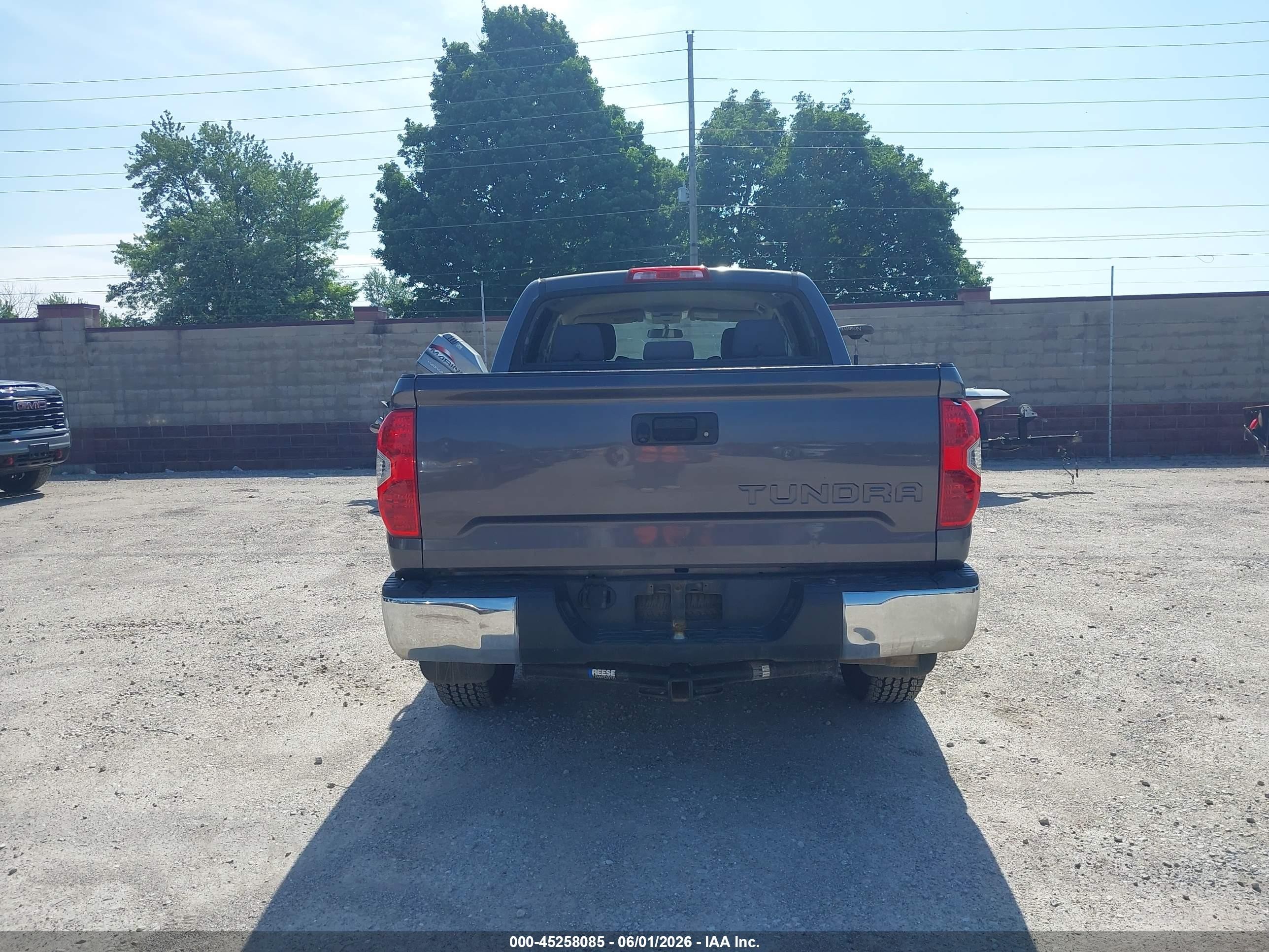 2015 Toyota Tundra Sr5 4.6l V8 Серый vin: 5TFEM5F11FX084031