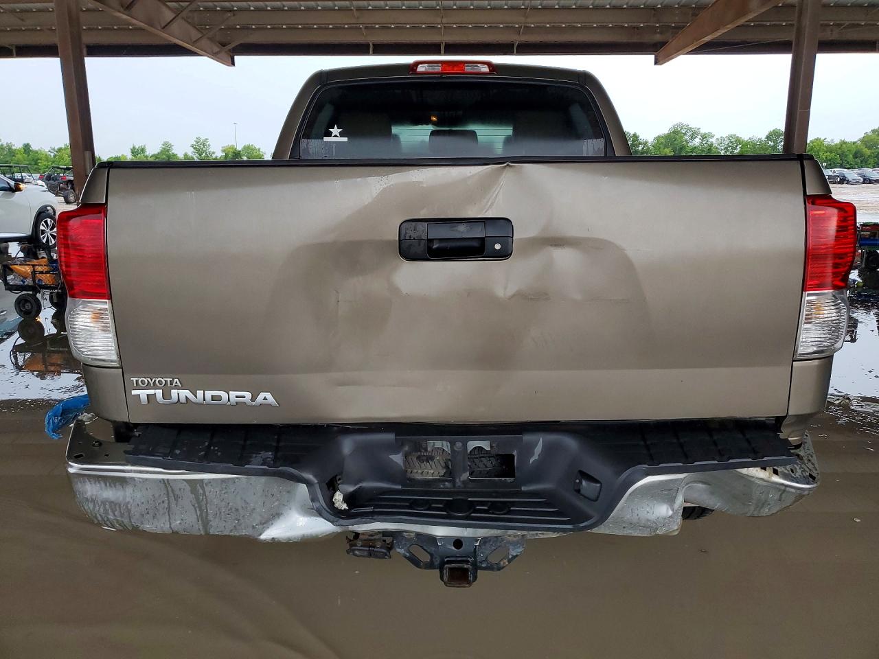 2011 Toyota Tundra Crewmax Sr5 Tan vin: 5TFEM5F12BX028027