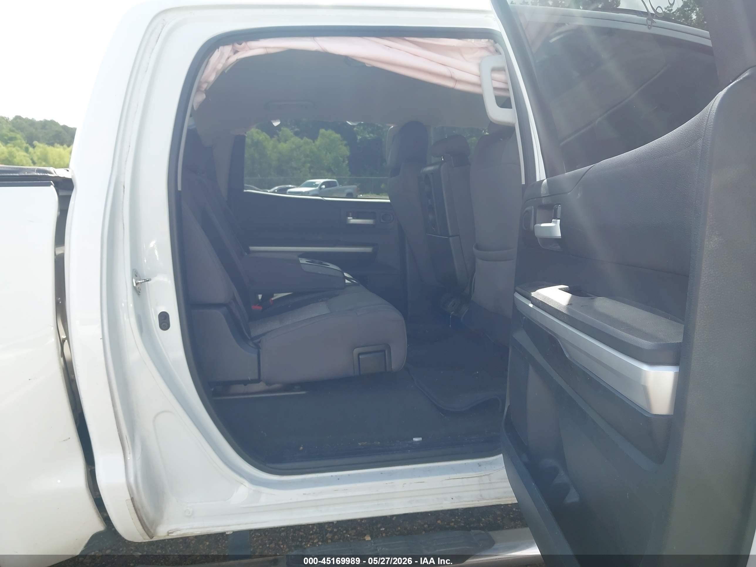 2014 Toyota Tundra Sr5 4.6l V8 White vin: 5TFEM5F12EX070976