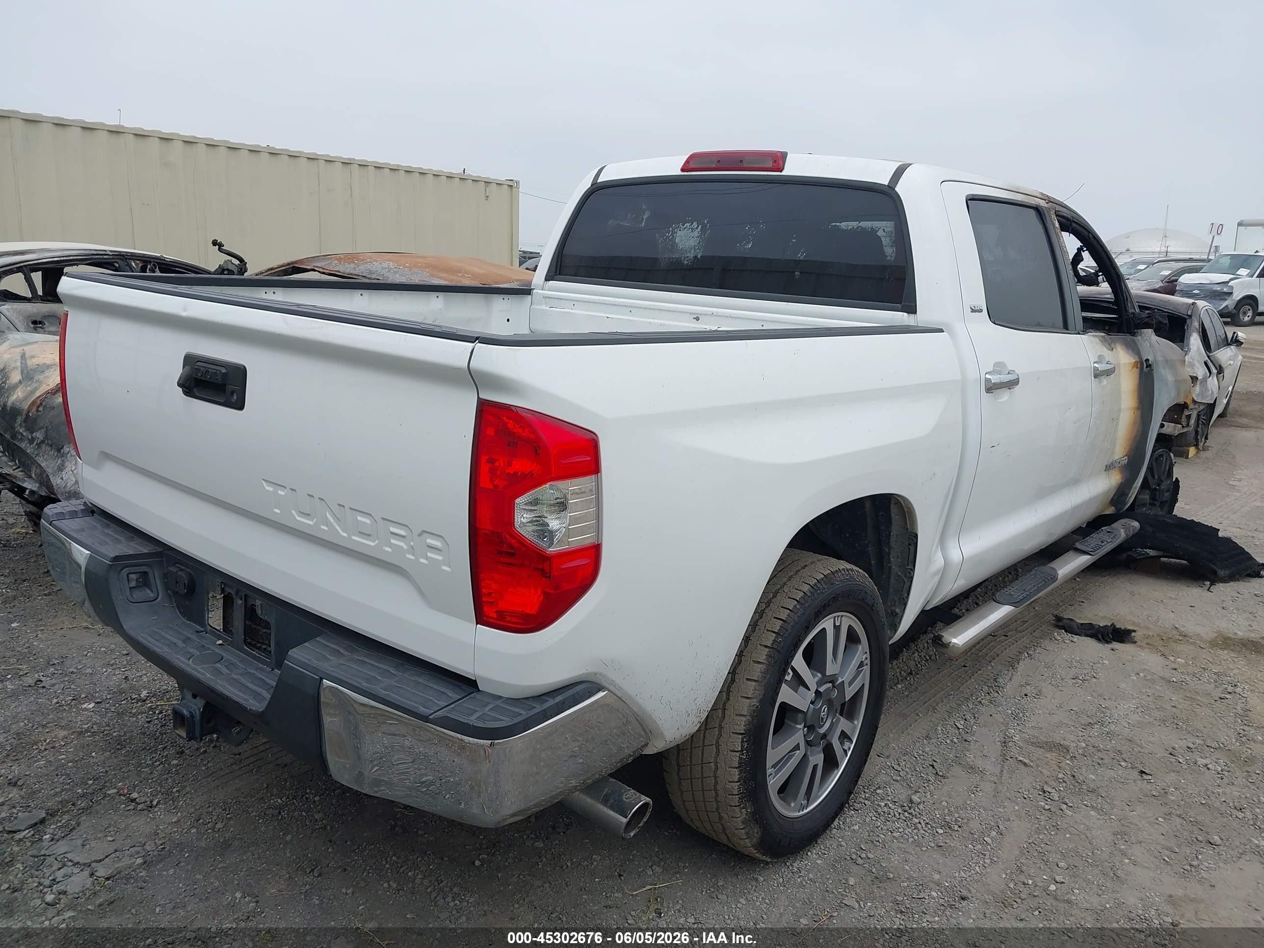 2015 Toyota Tundra Sr5 4.6l V8 White vin: 5TFEM5F12FX093501