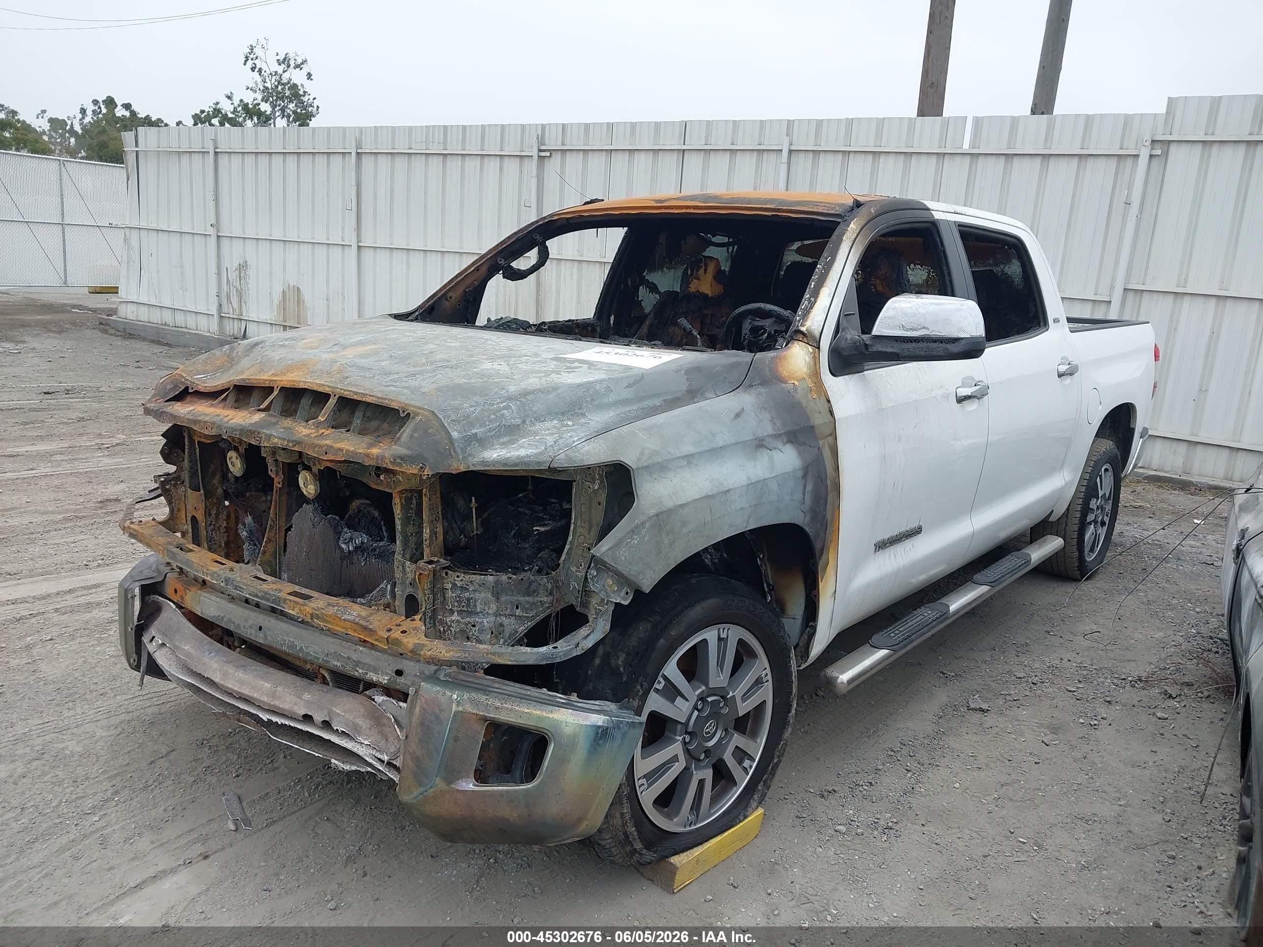 2015 Toyota Tundra Sr5 4.6l V8 White vin: 5TFEM5F12FX093501