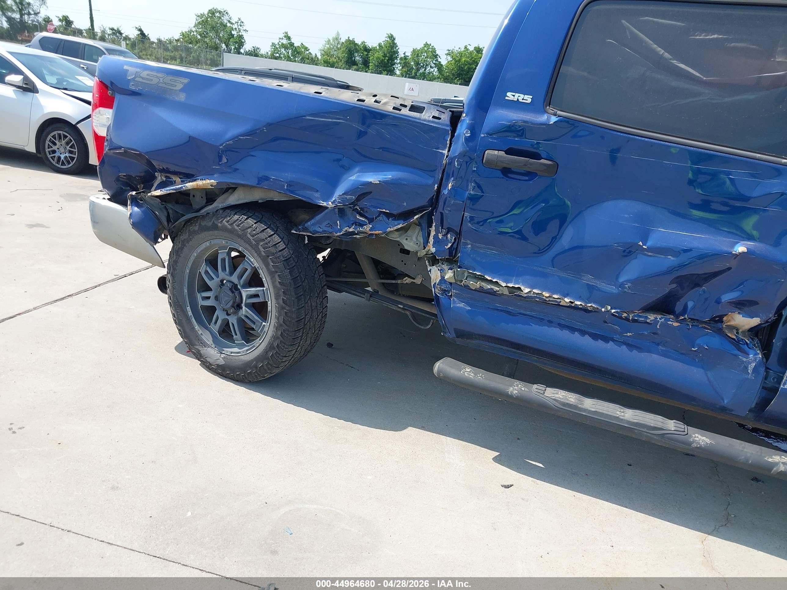 2015 Toyota Tundra Sr5 4.6l V8 Синий vin: 5TFEM5F13FX085746