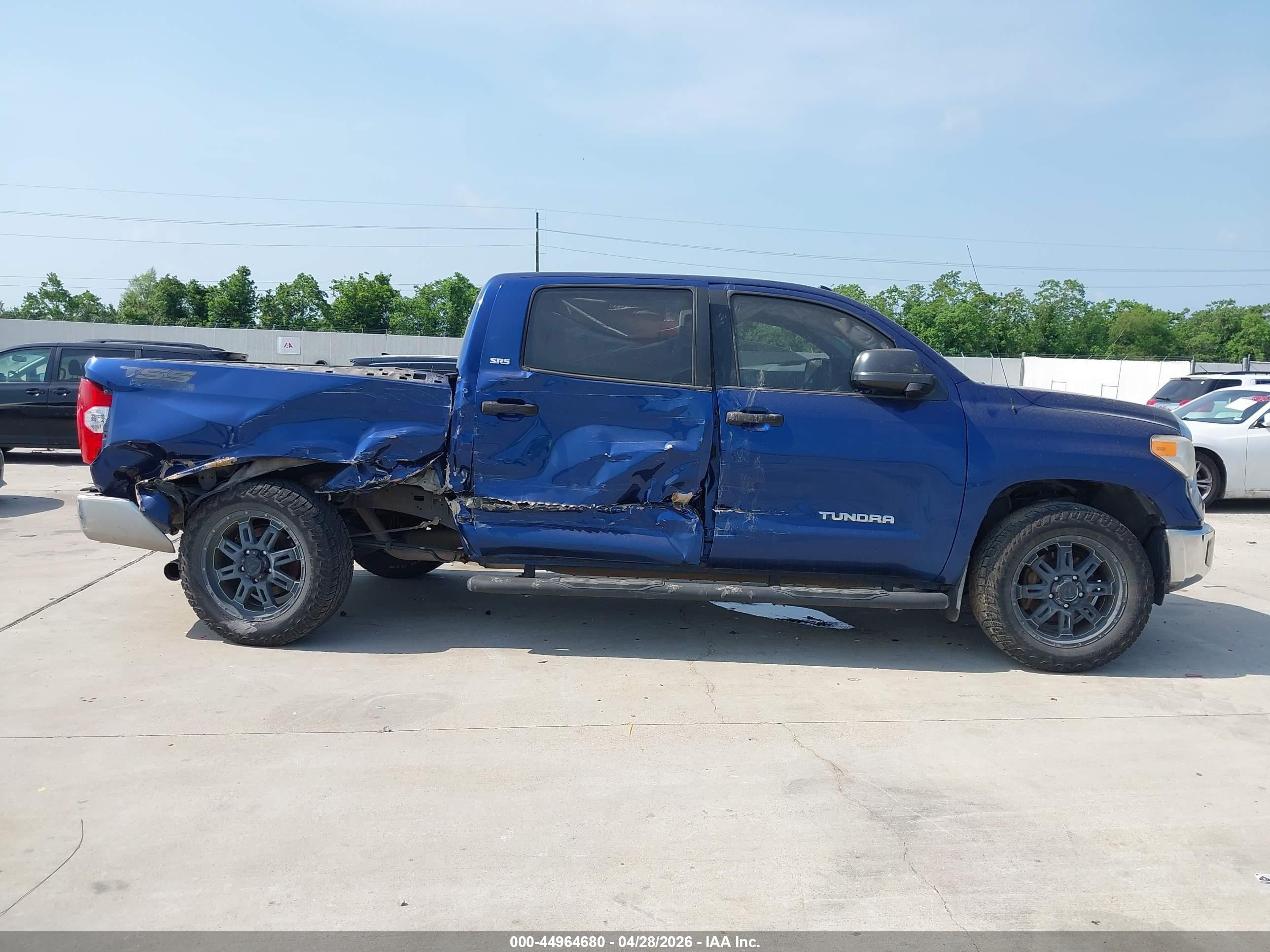 2015 Toyota Tundra Sr5 4.6l V8 Синий vin: 5TFEM5F13FX085746