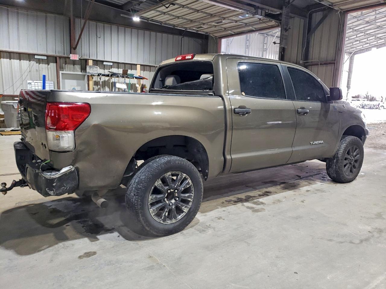 2011 Toyota Tundra Crewmax Sr5 Tan vin: 5TFEM5F14BX025517