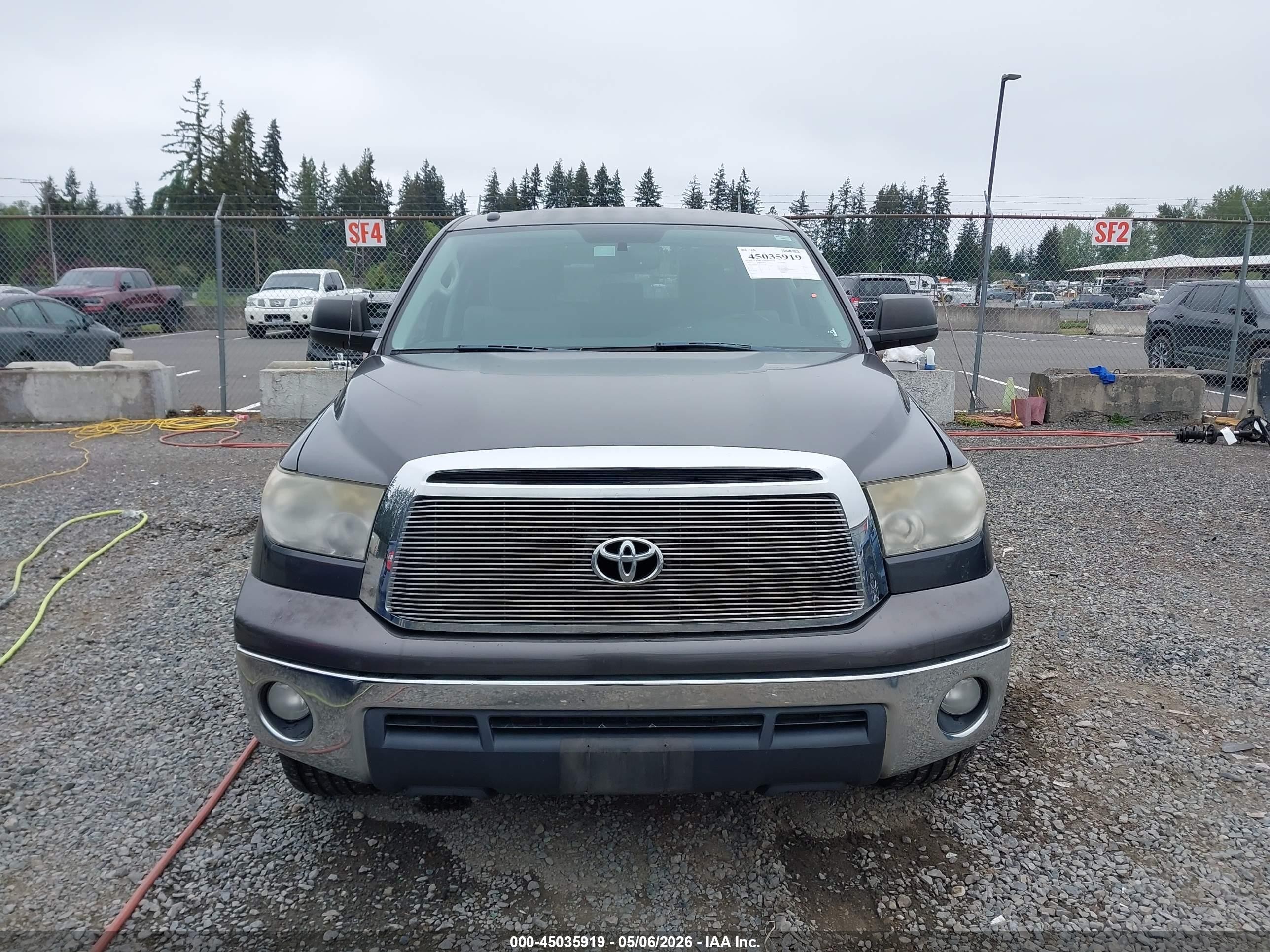 2012 Toyota Tundra Grade 4.6l V8 Серый vin: 5TFEM5F14CX041914