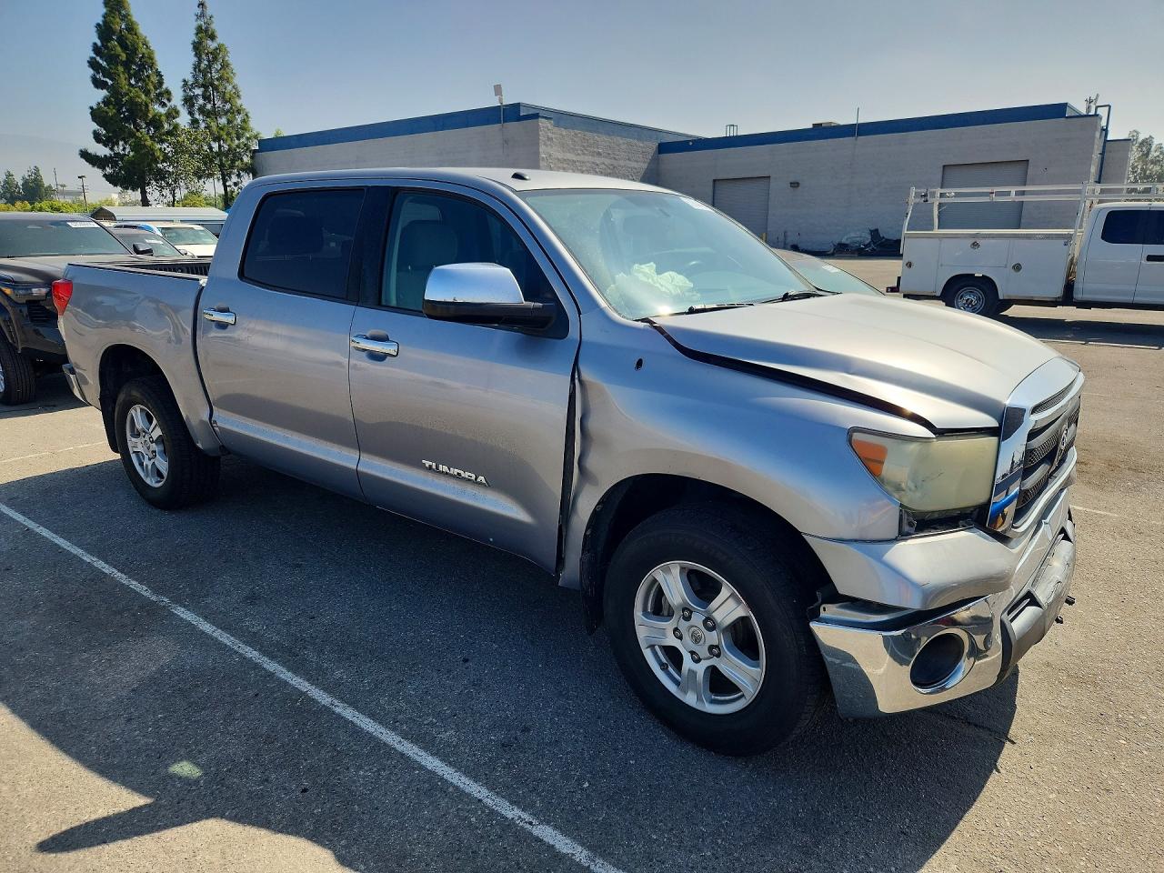 2013 Toyota Tundra Crewmax Sr5 Silver vin: 5TFEM5F14DX058522