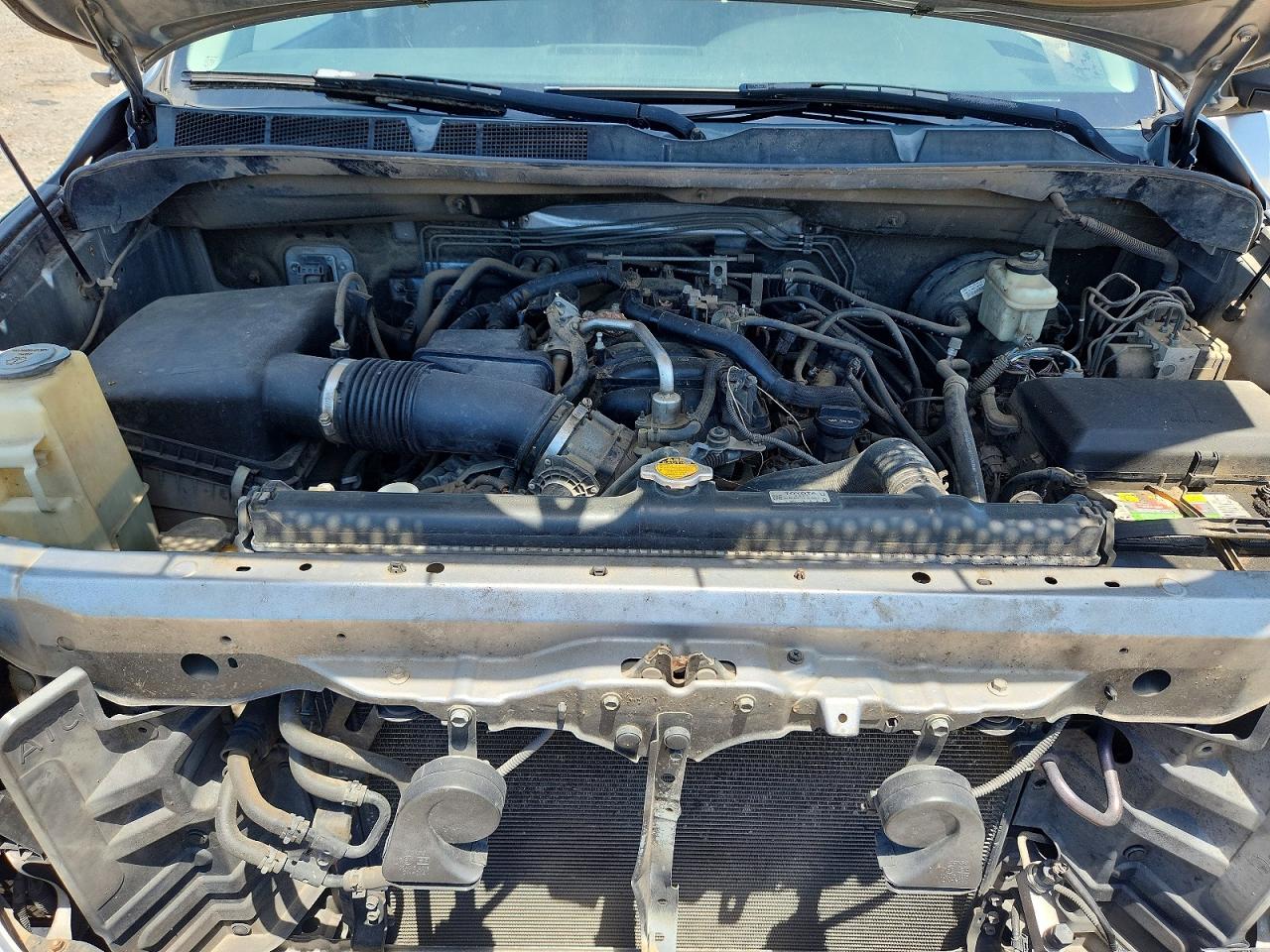 2010 Toyota Tundra Crewmax Sr5 Silver vin: 5TFEM5F15AX001791