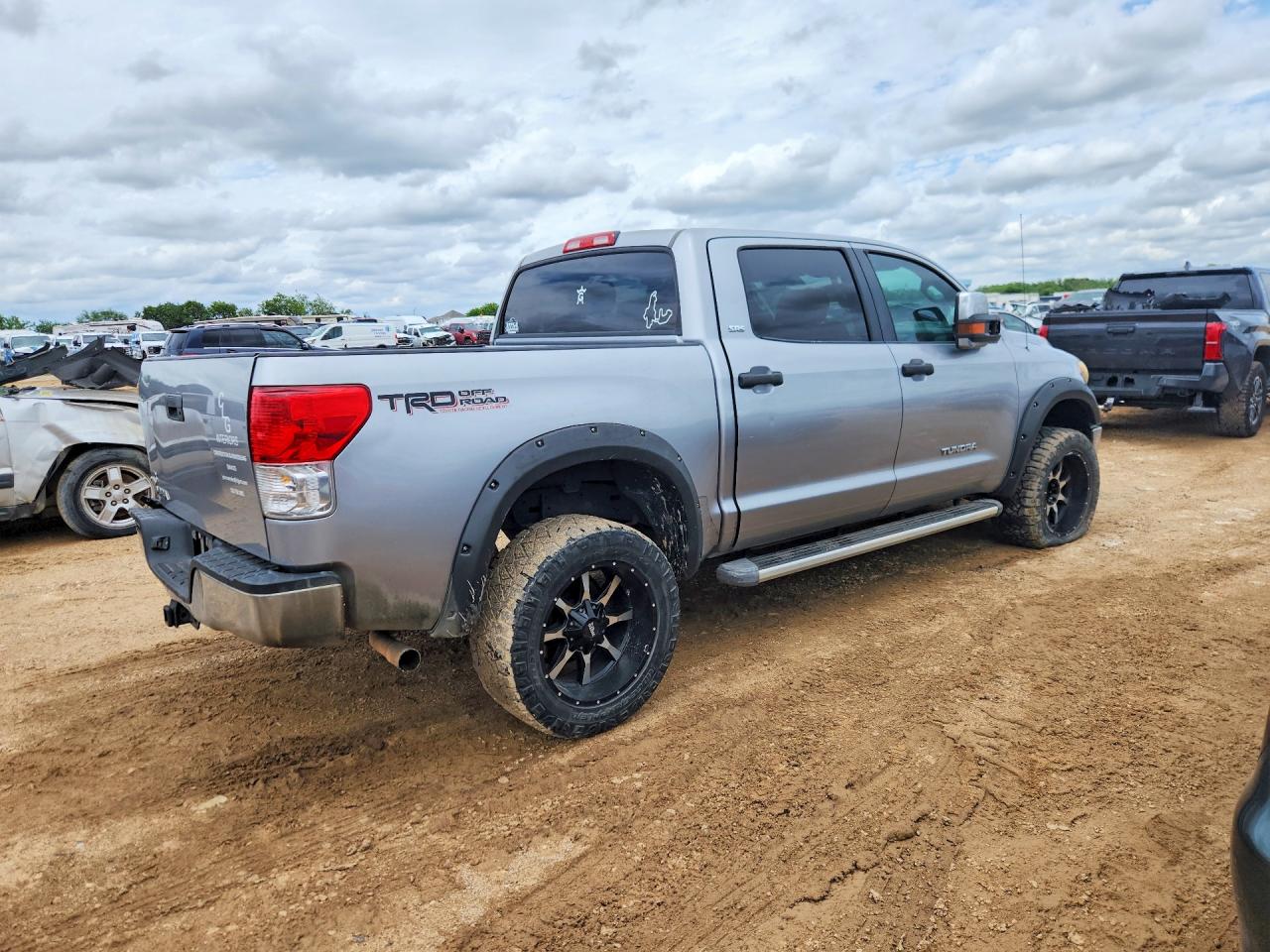 2010 Toyota Tundra Crewmax Sr5 Silver vin: 5TFEM5F15AX012001