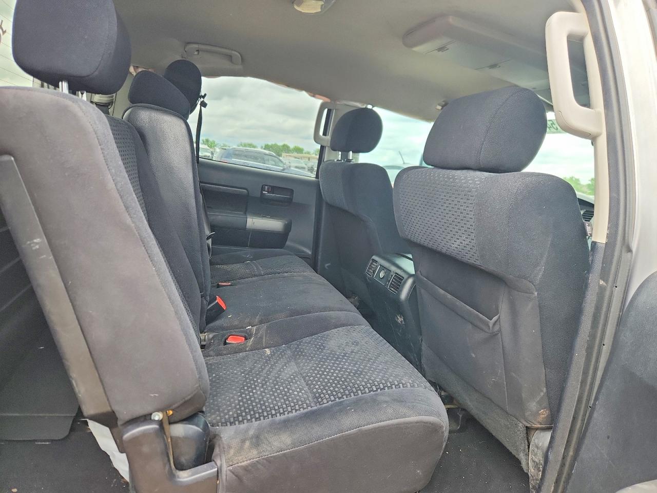 2010 Toyota Tundra Crewmax Sr5 Silver vin: 5TFEM5F15AX012001