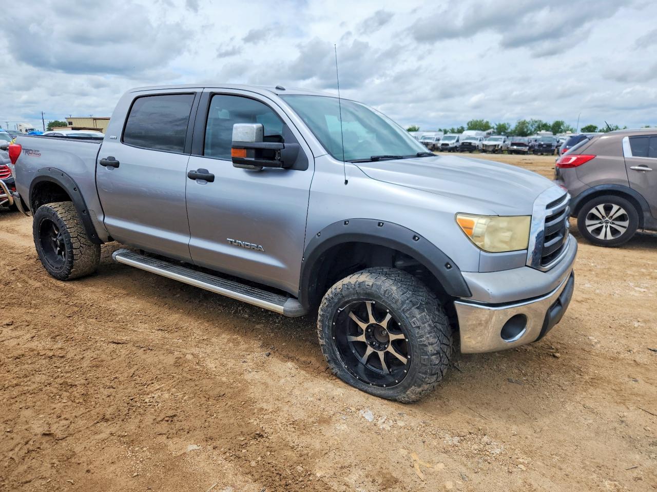 2010 Toyota Tundra Crewmax Sr5 Silver vin: 5TFEM5F15AX012001