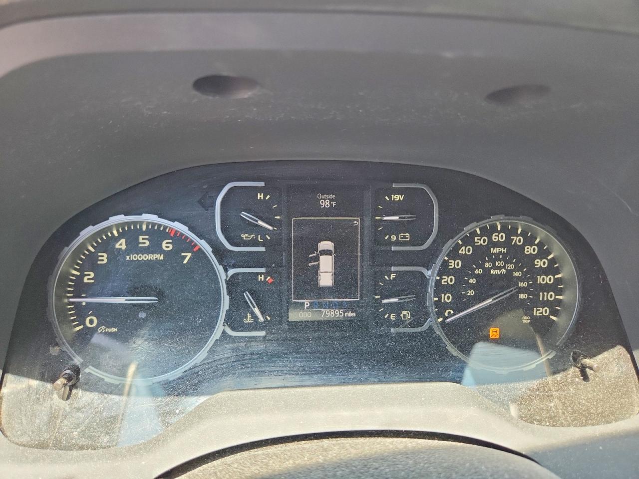 2018 Toyota Tundra Crewmax Sr5 White vin: 5TFEM5F15JX134079