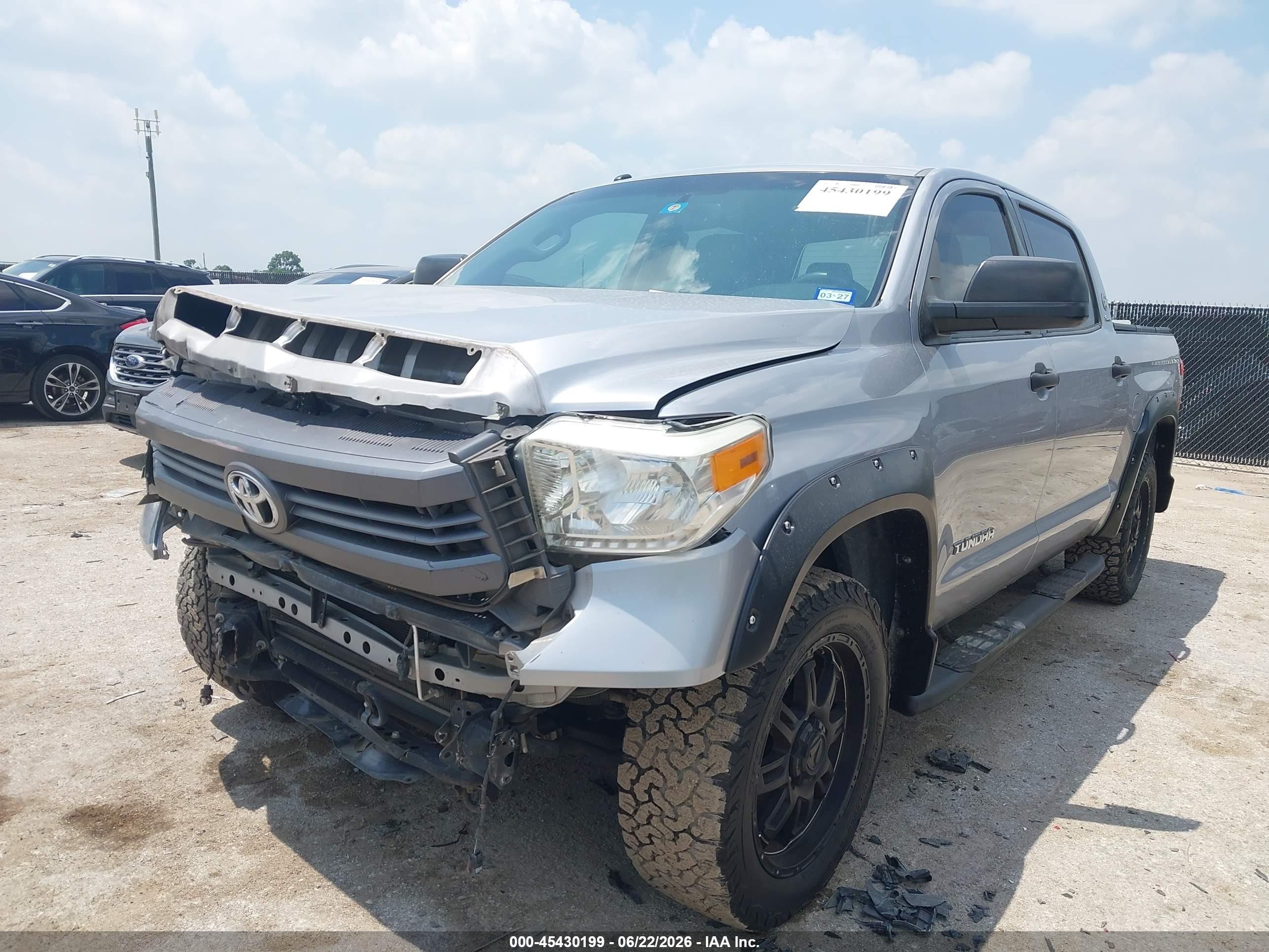 2014 Toyota Tundra Sr5 4.6l V8 Silver vin: 5TFEM5F16EX080166