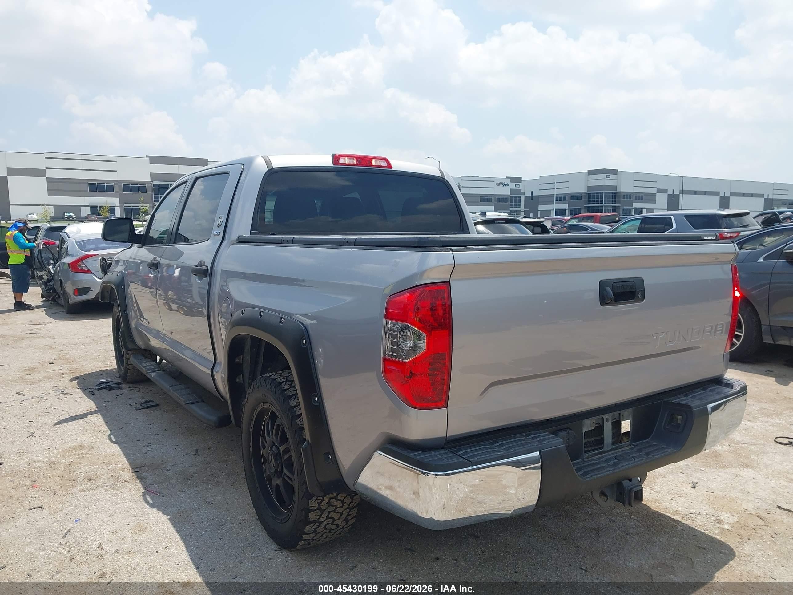 2014 Toyota Tundra Sr5 4.6l V8 Silver vin: 5TFEM5F16EX080166