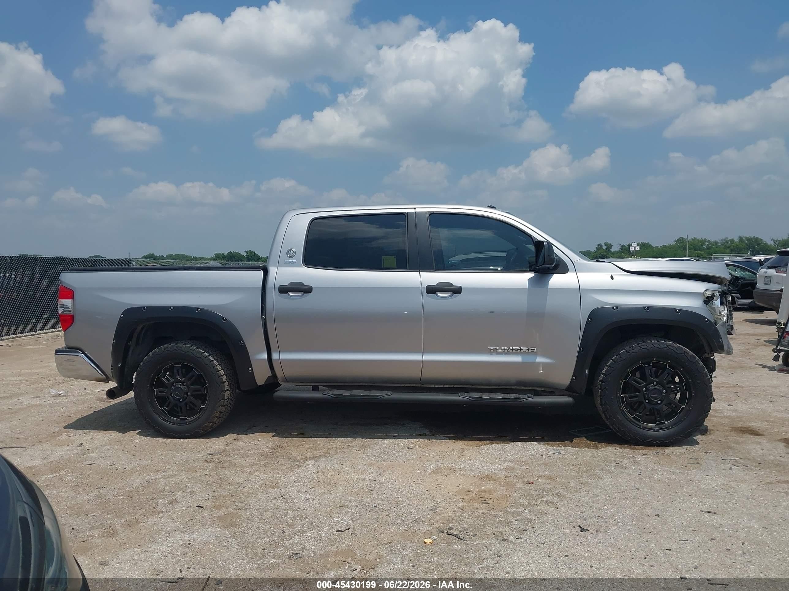 2014 Toyota Tundra Sr5 4.6l V8 Silver vin: 5TFEM5F16EX080166