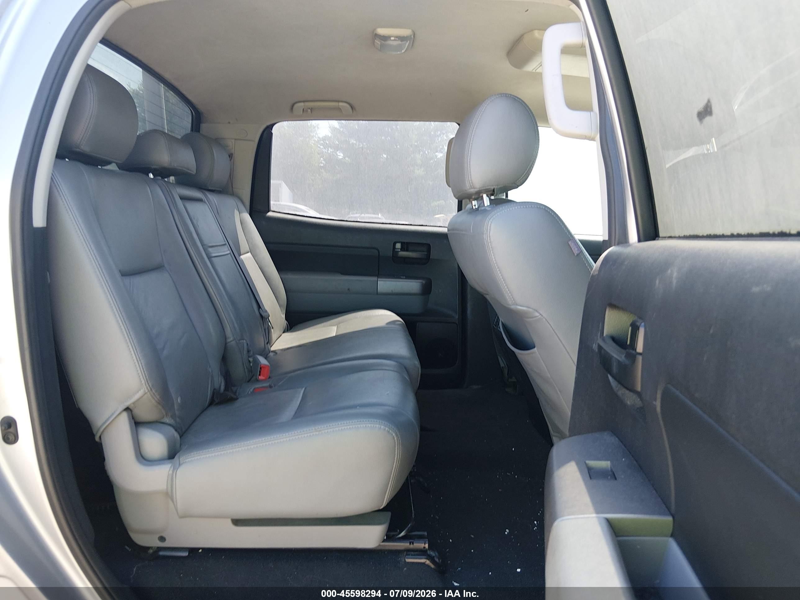 2012 Toyota Tundra Grade 4.6l V8 Silver vin: 5TFEM5F17CX037775