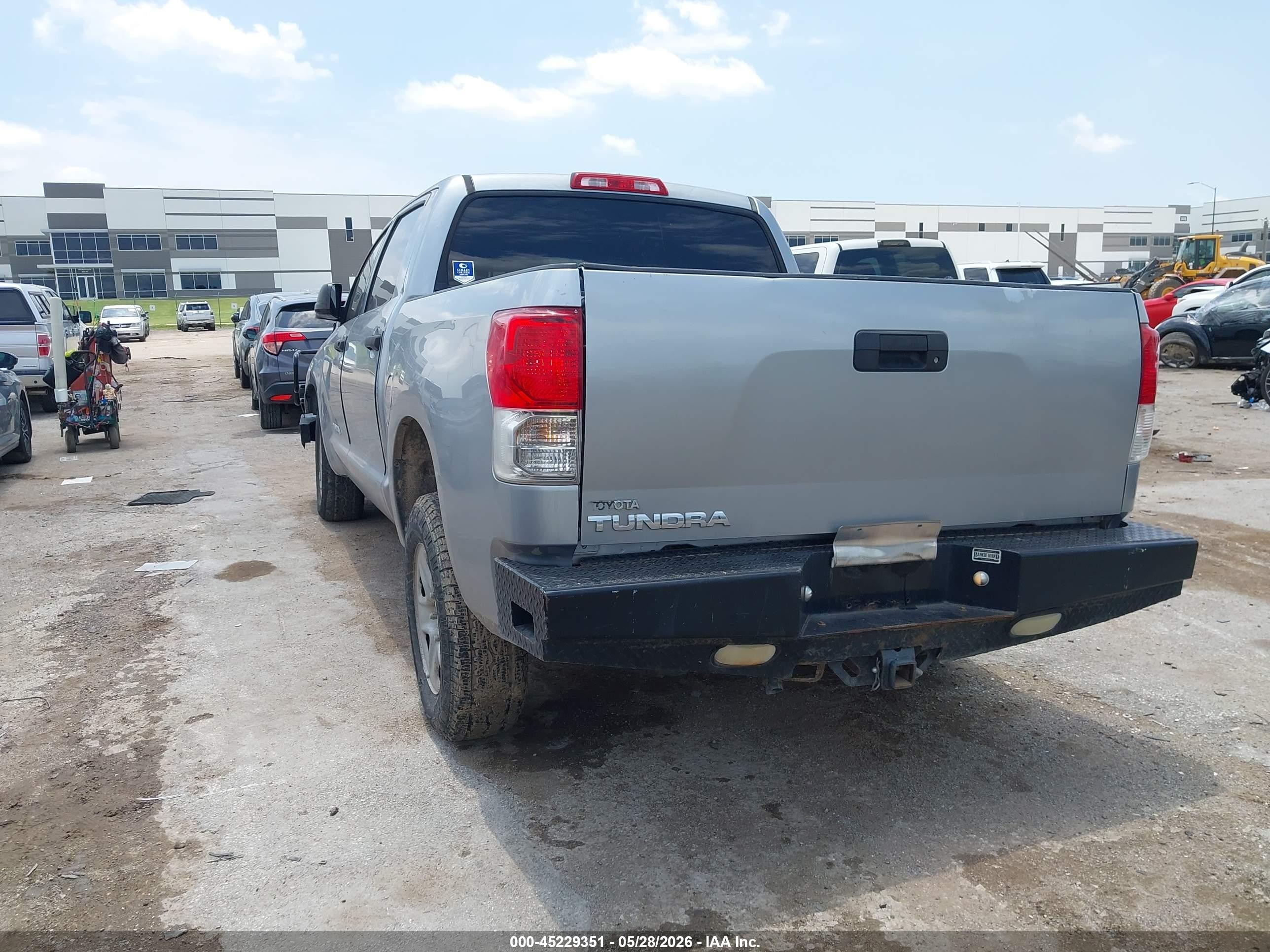 2013 Toyota Tundra Grade 4.6l V8 Серебряный vin: 5TFEM5F17DX059230