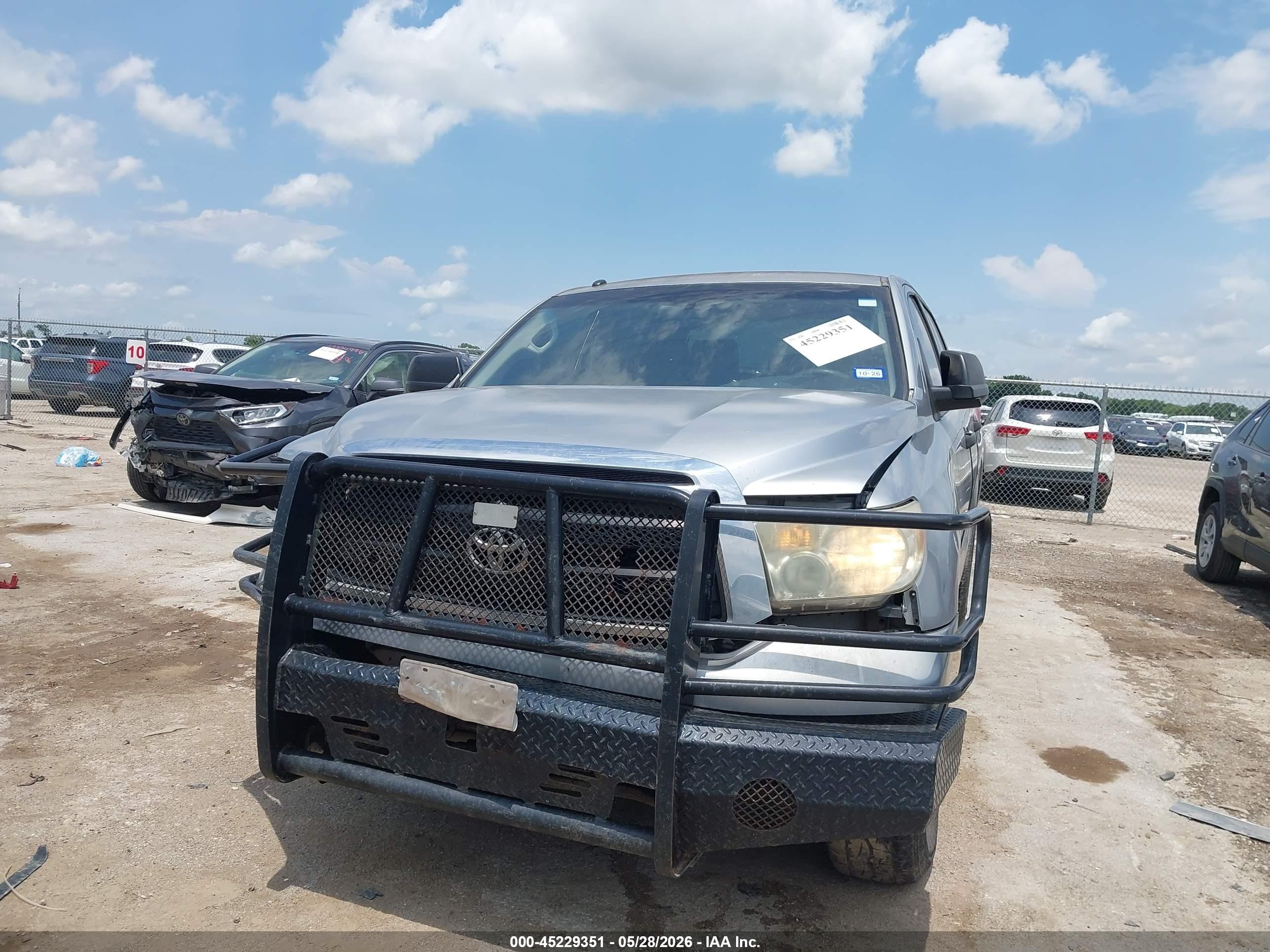 2013 Toyota Tundra Grade 4.6l V8 Серебряный vin: 5TFEM5F17DX059230