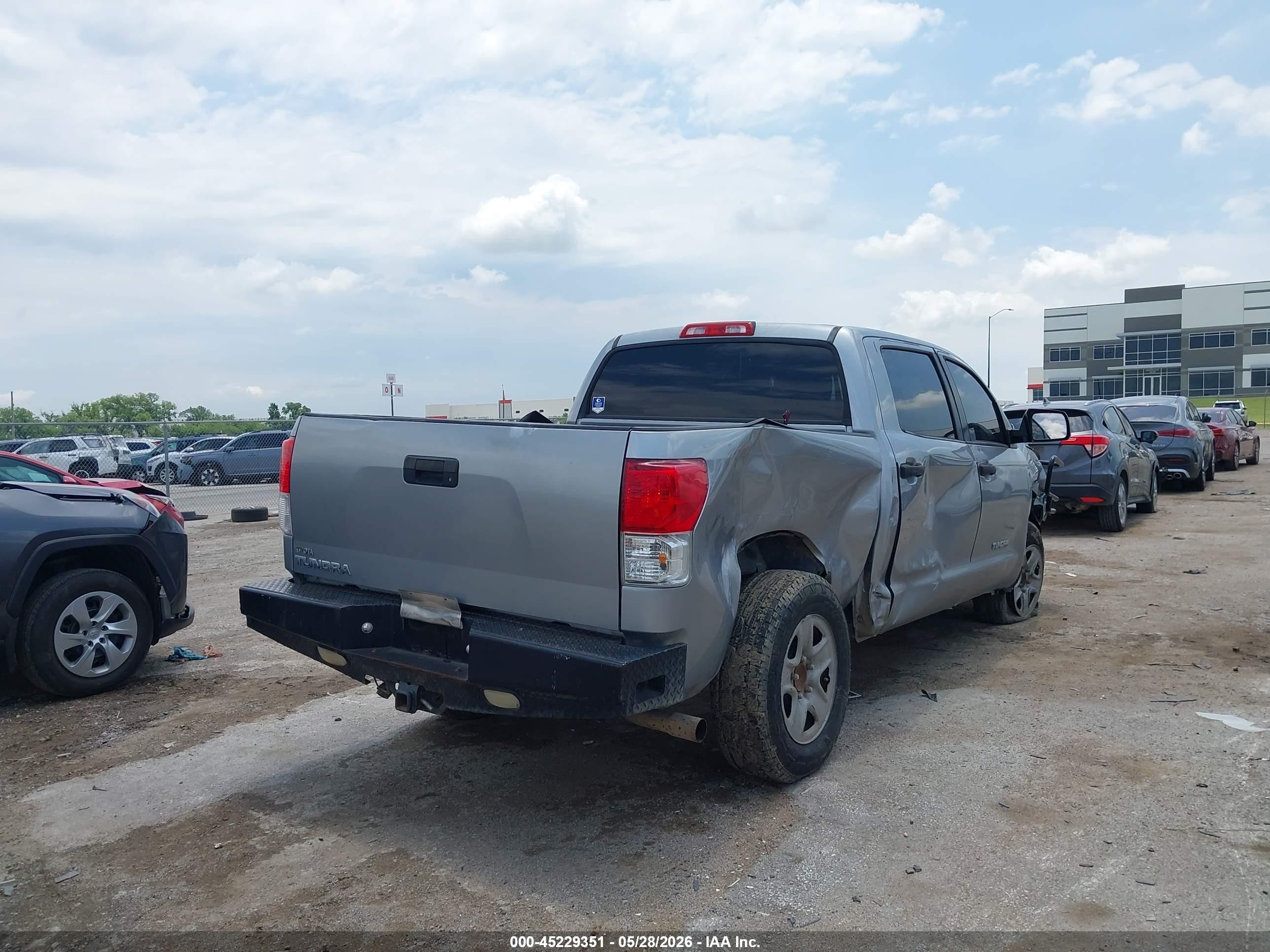 2013 Toyota Tundra Grade 4.6l V8 Серебряный vin: 5TFEM5F17DX059230