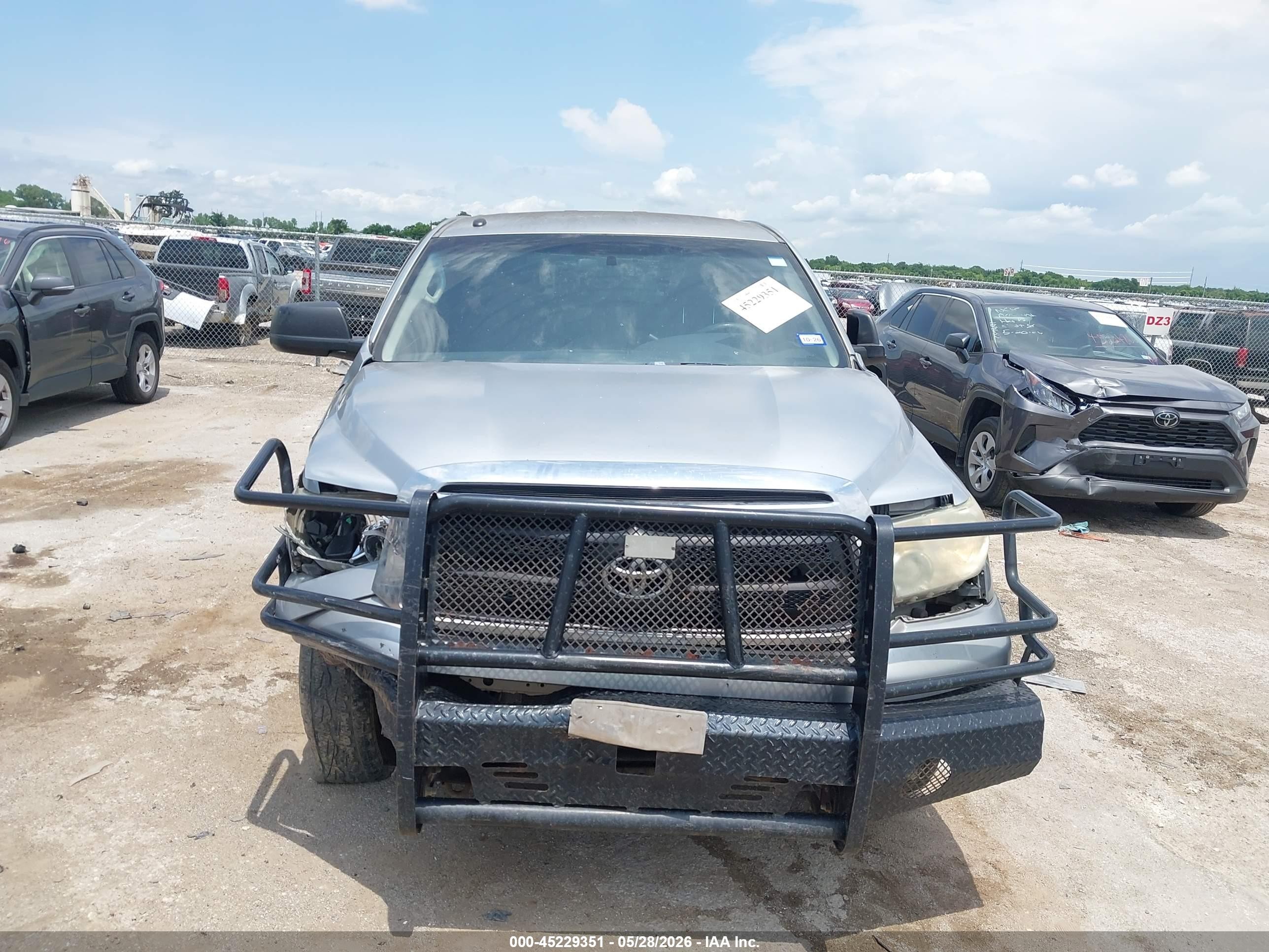 2013 Toyota Tundra Grade 4.6l V8 Серебряный vin: 5TFEM5F17DX059230