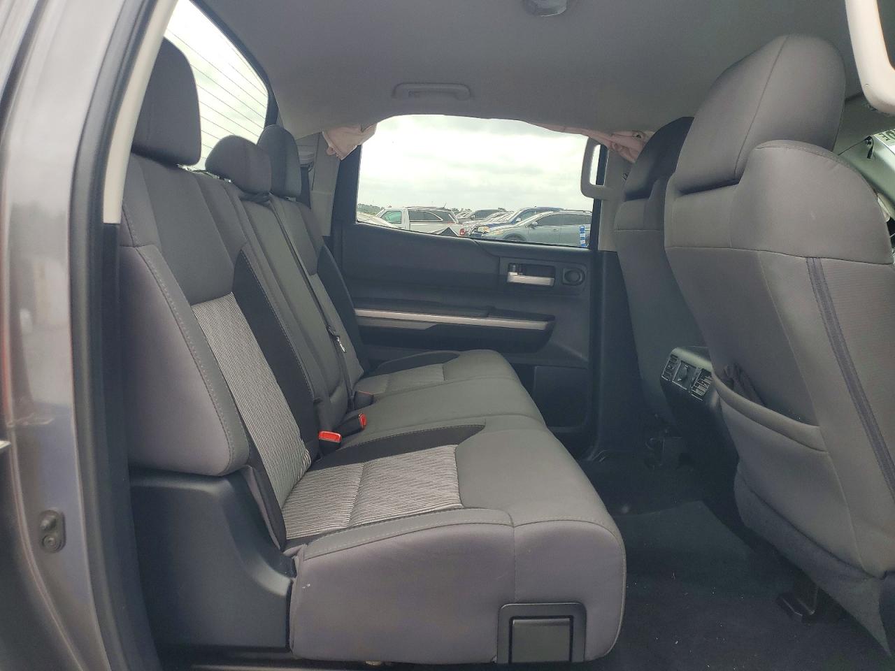 2014 Toyota Tundra Crewmax Sr5 Gray vin: 5TFEM5F17EX080449