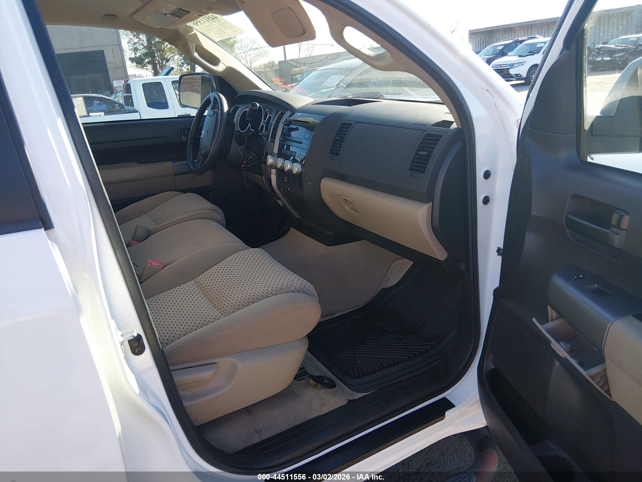 2011 Toyota Tundra Grade 4.6l V8 Белый vin: 5TFEM5F18BX021986